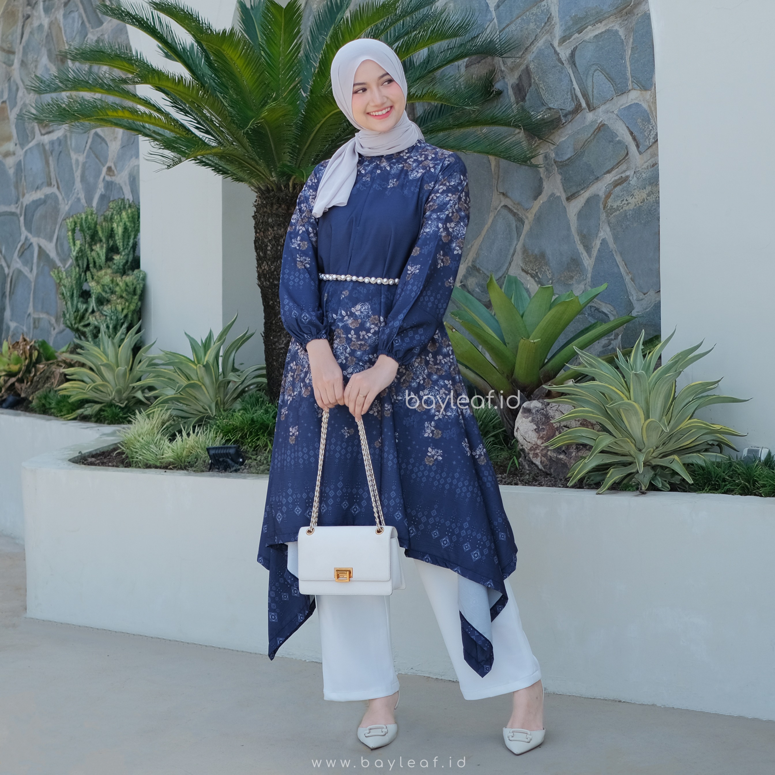  Emilia Tunik Motif Bunga Raya Series