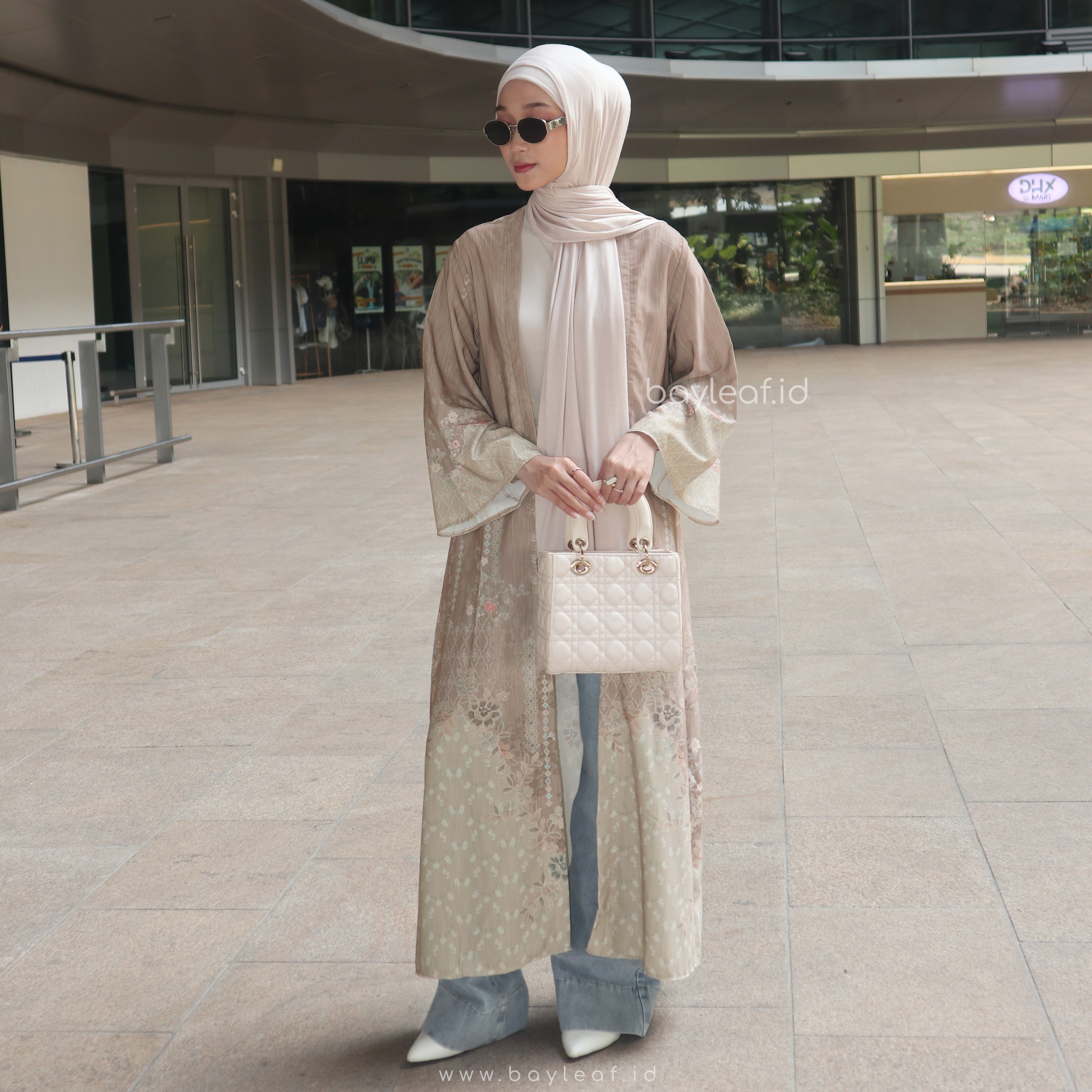 Miranda Emily Long Outer Motif Bunga