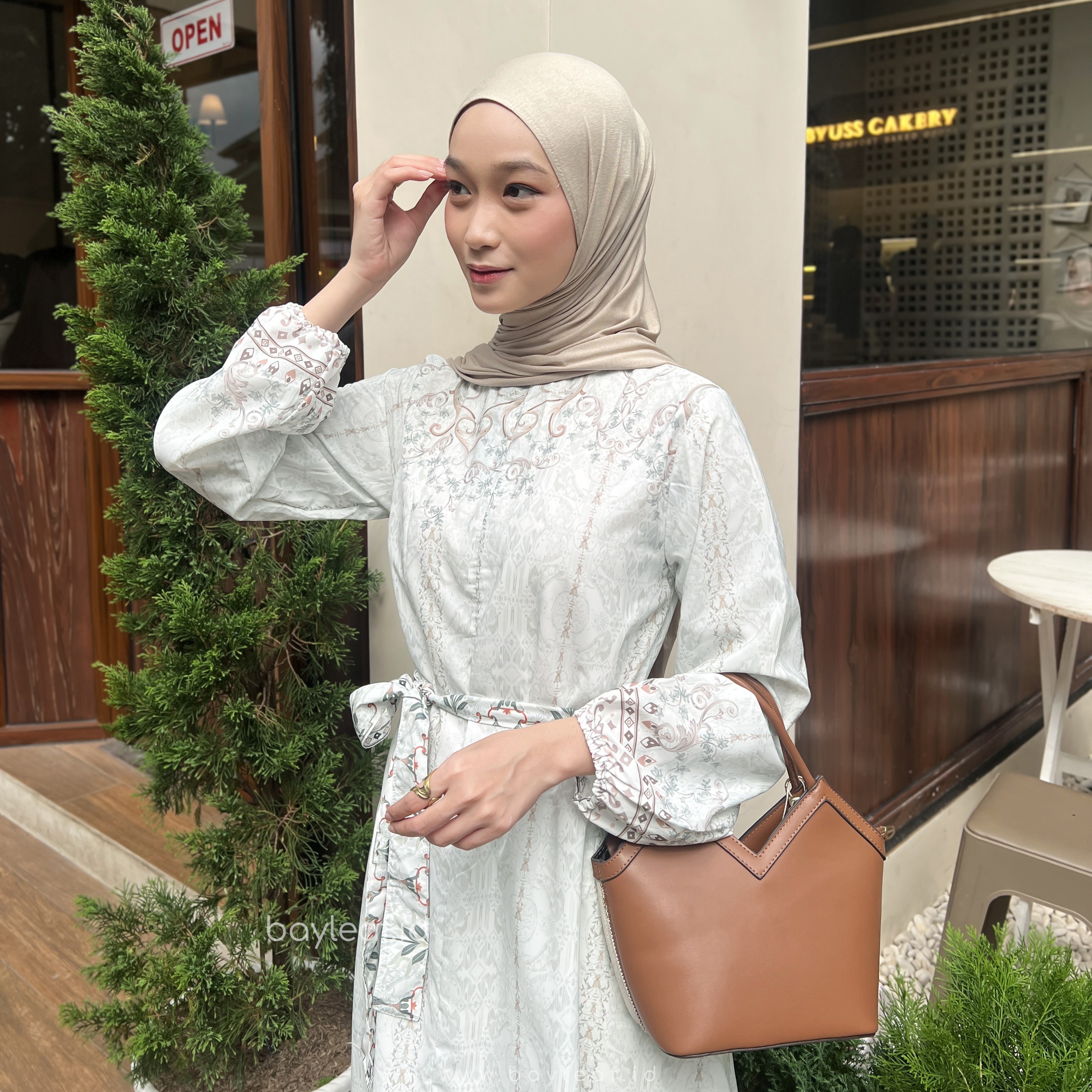 Zahreen Tunik Motif Raya Series