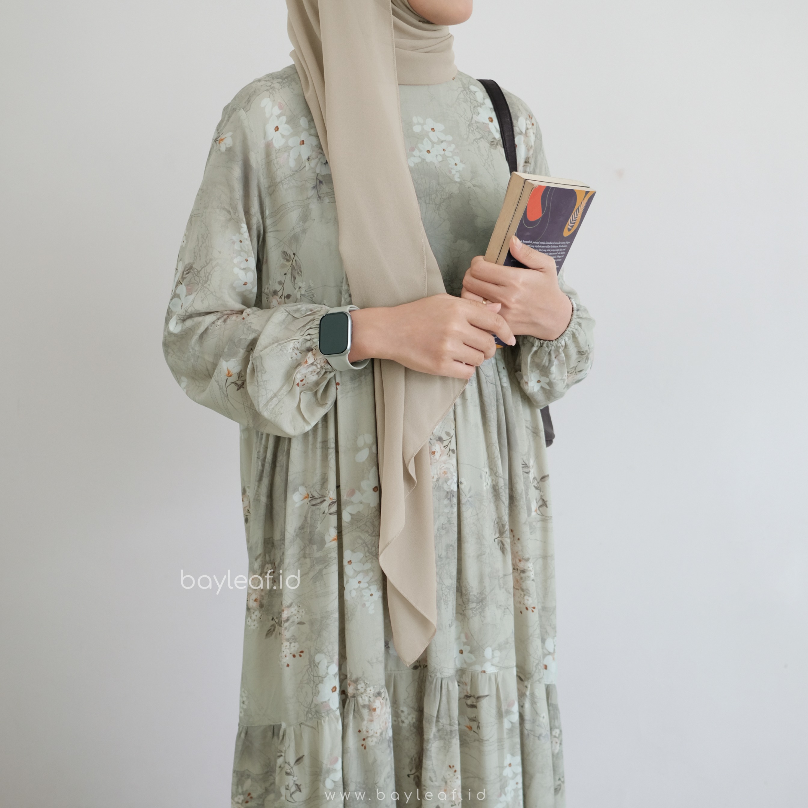 Haura Maxi Dress Motif Bunga
