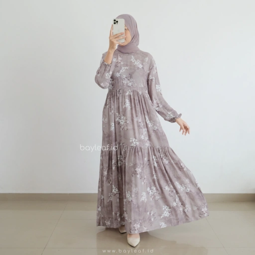 Image of Haura Maxi Dress Motif Bunga