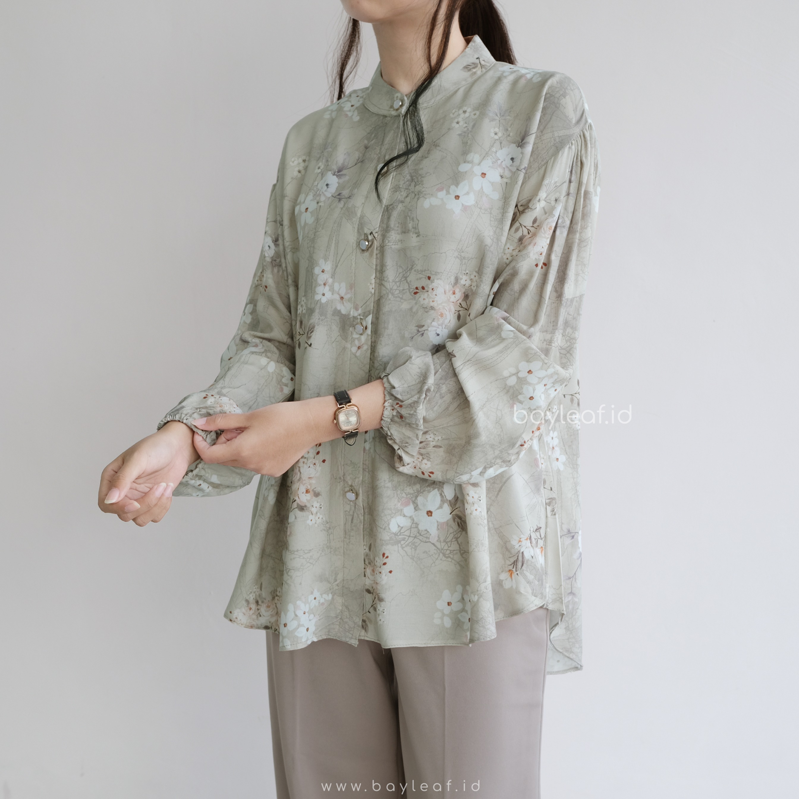 Haura Kemeja Motif Bunga