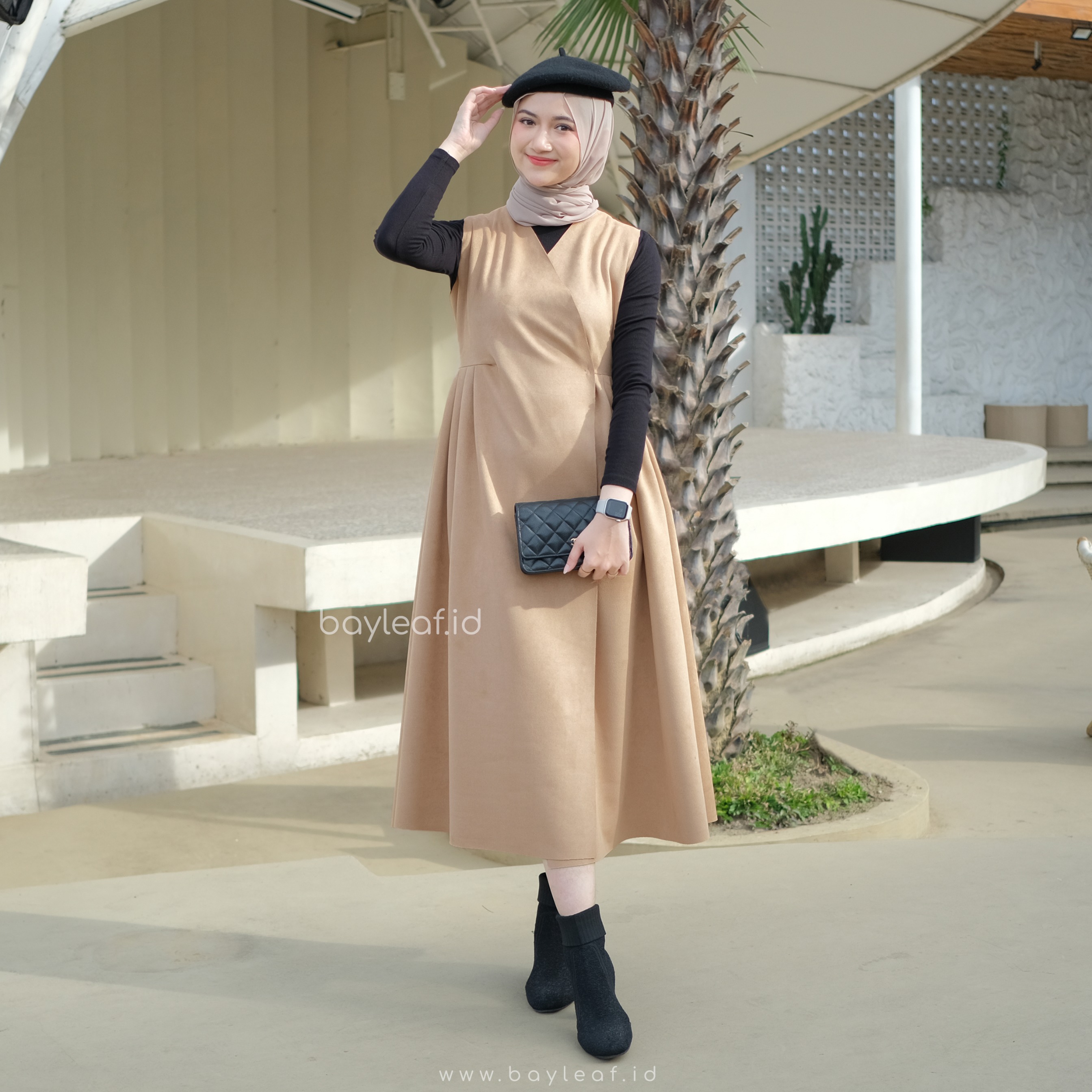 Jade Overall Suede Wanita