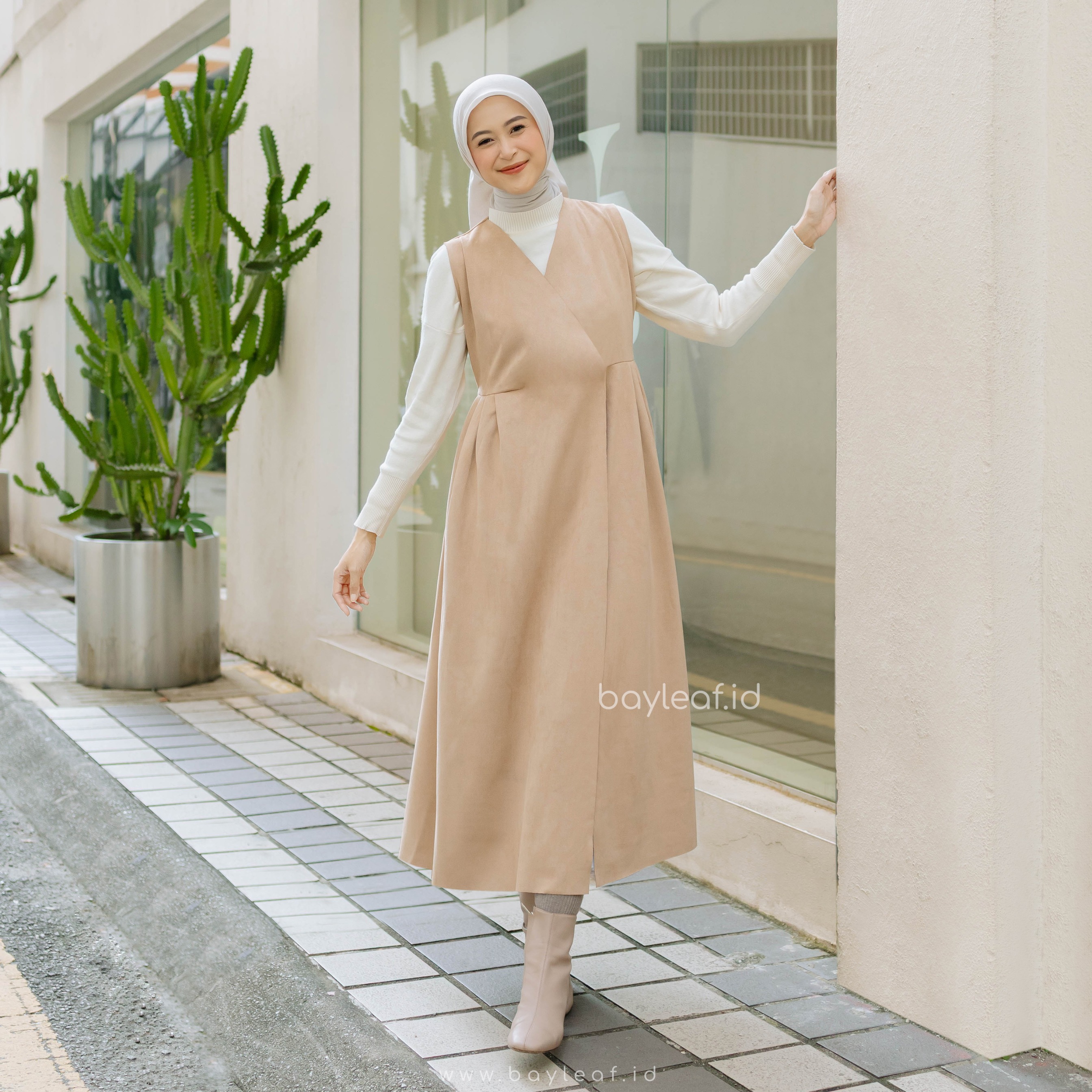 Jade Overall Suede Wanita