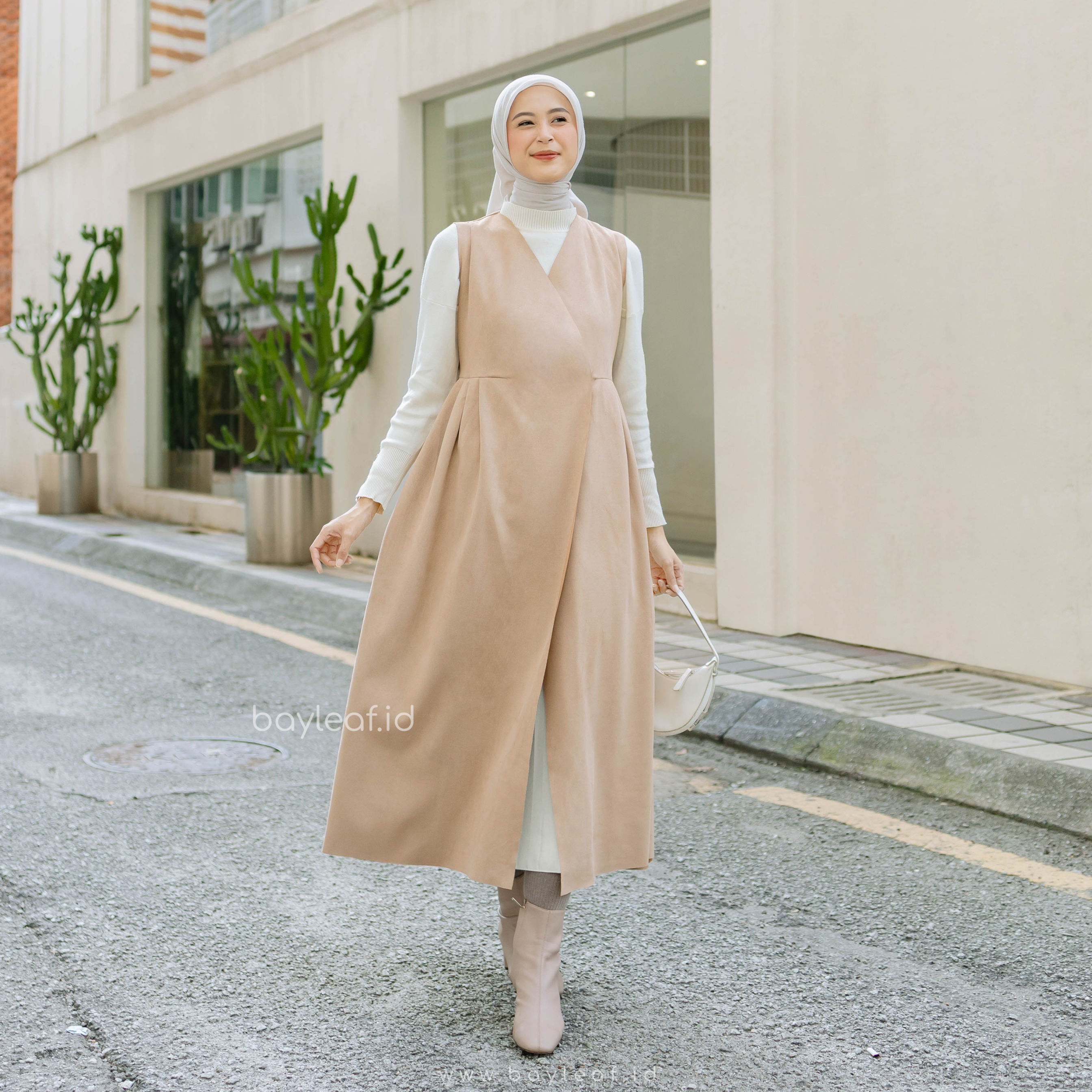 Jade Overall Suede Wanita