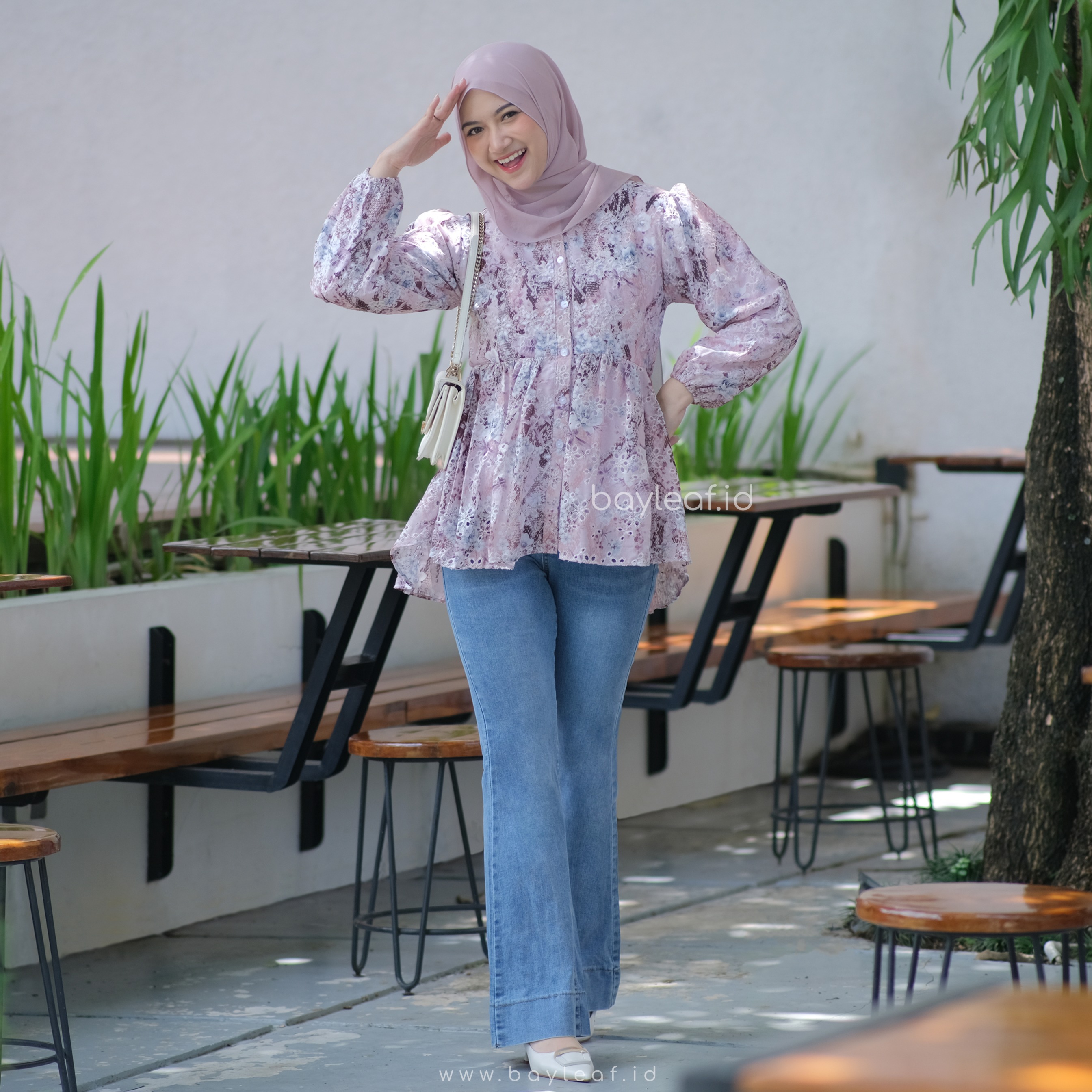 Oriana Blouse Motif Bunga