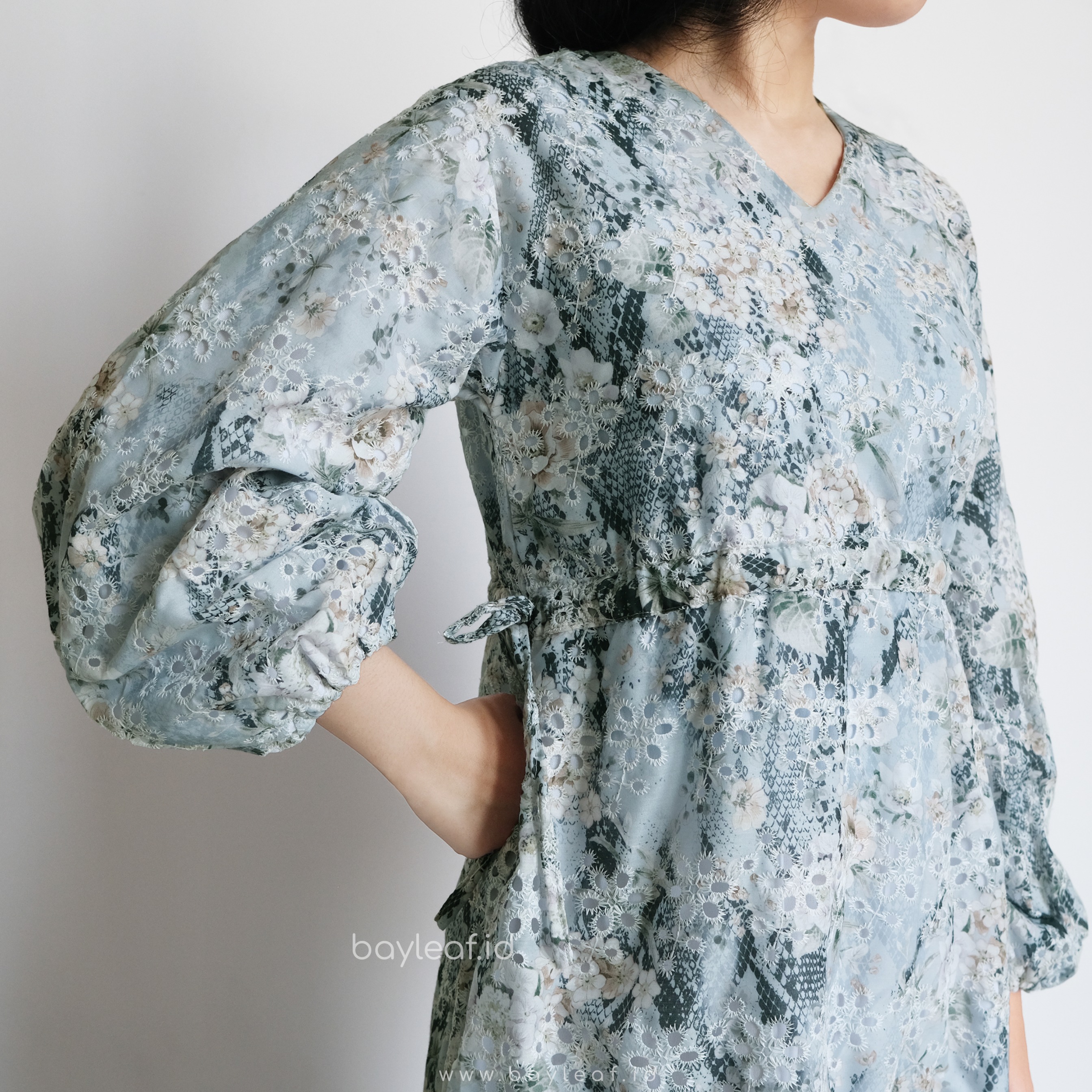 Oriana Maxi Dress Motif Bunga