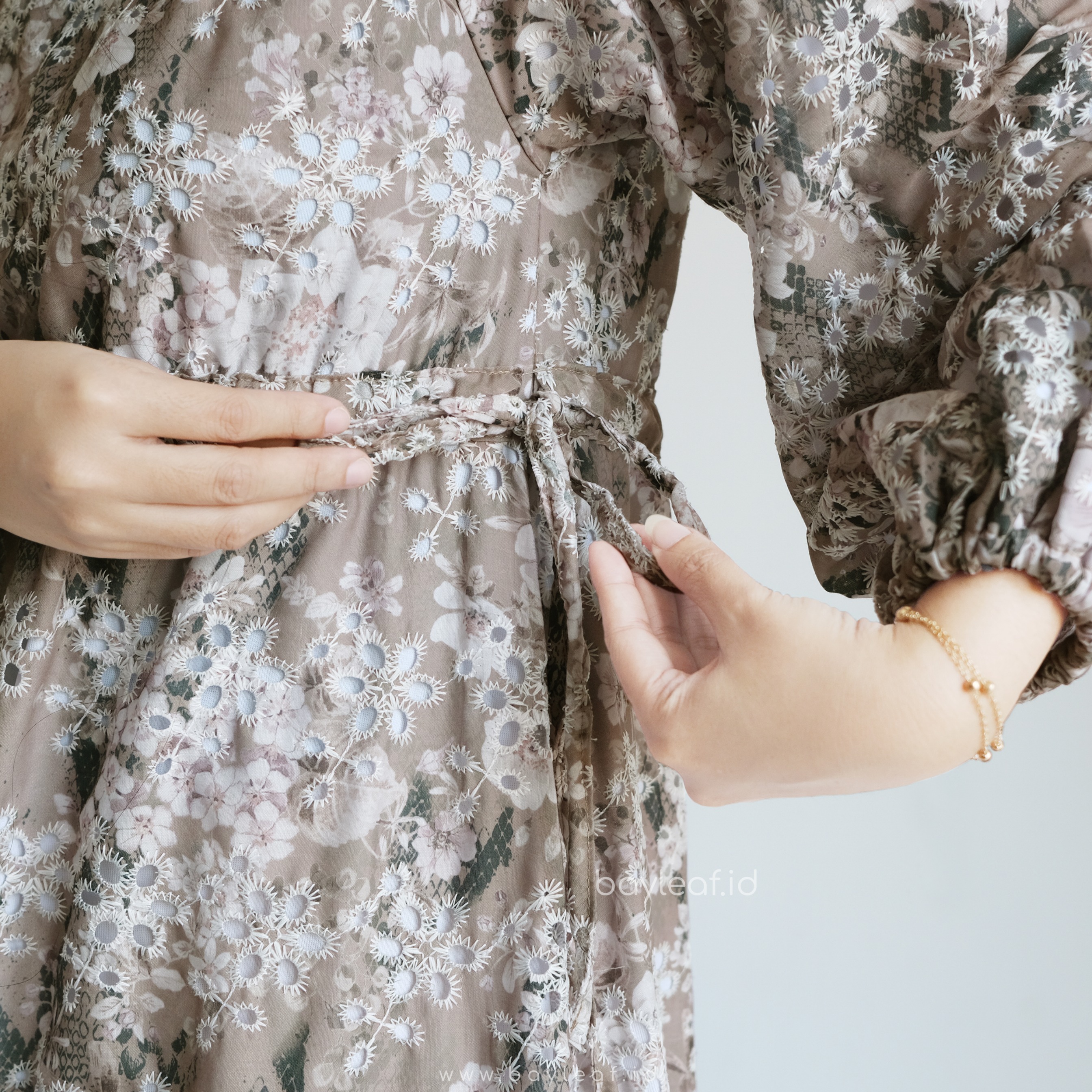 Oriana Maxi Dress Motif Bunga