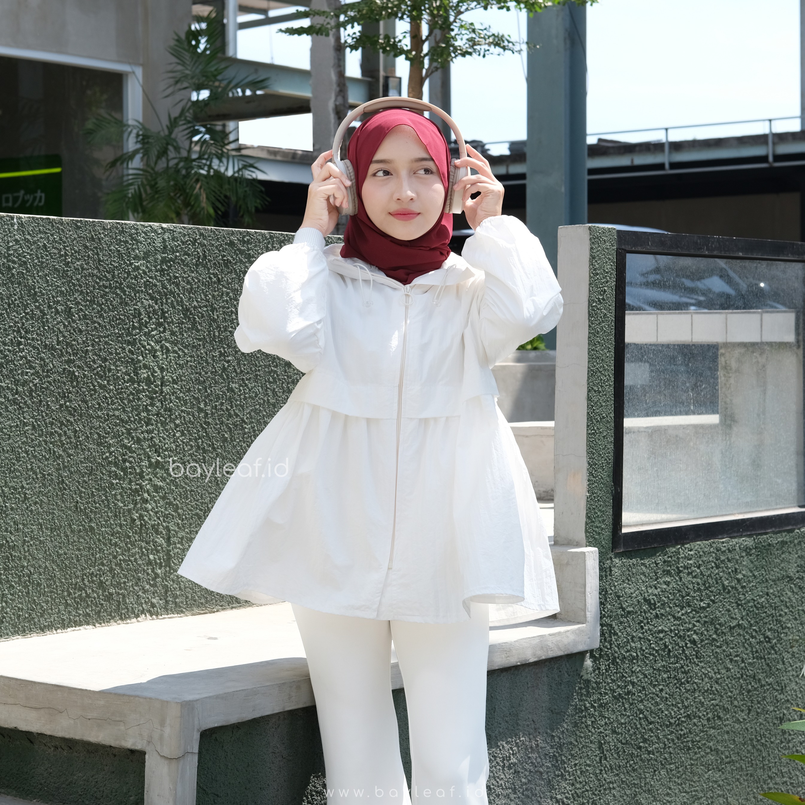 Owen Jenny Jacket | Jaket Parasut Wanita Olahraga Sporty Casual