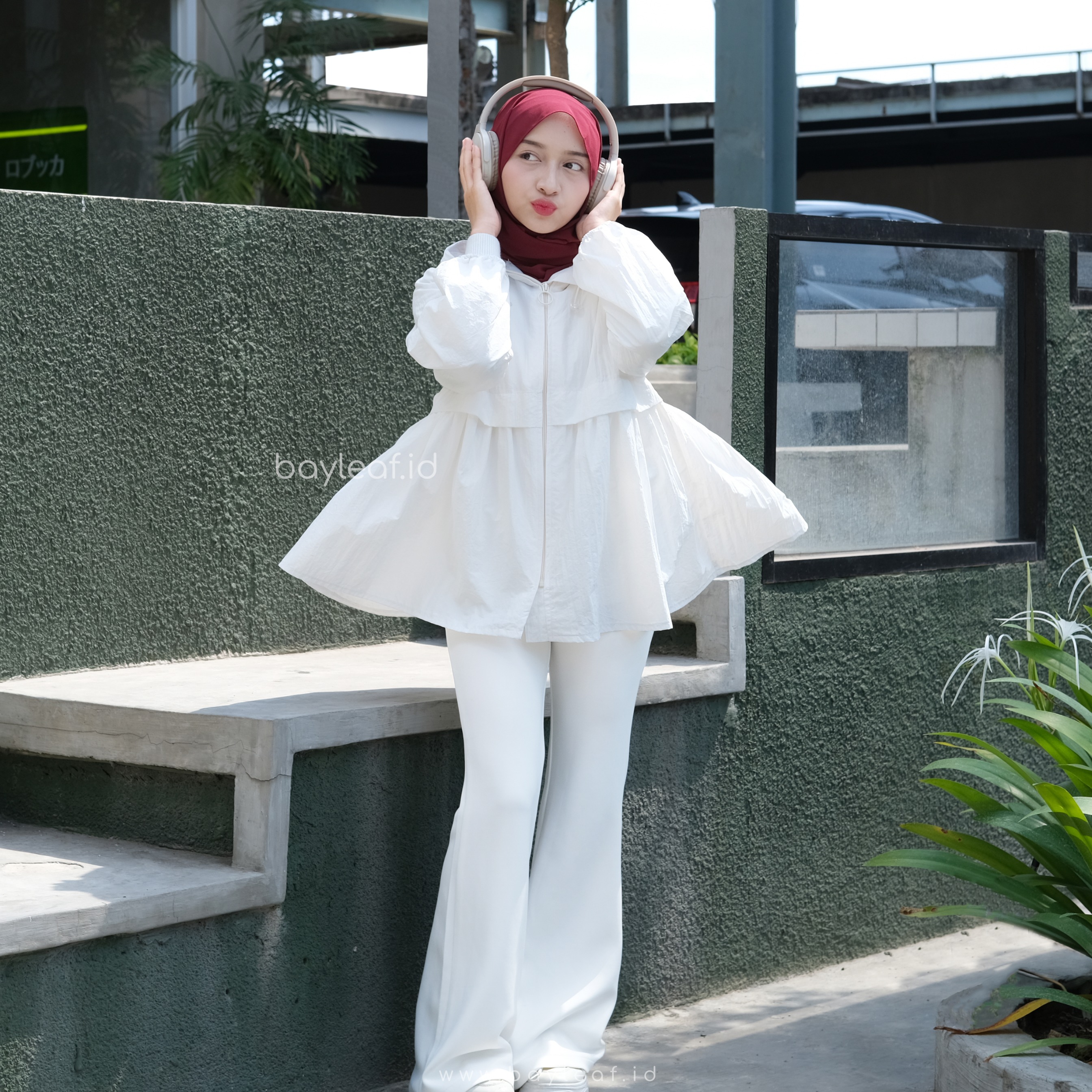 Owen Jenny Jacket | Jaket Parasut Wanita Olahraga Sporty Casual