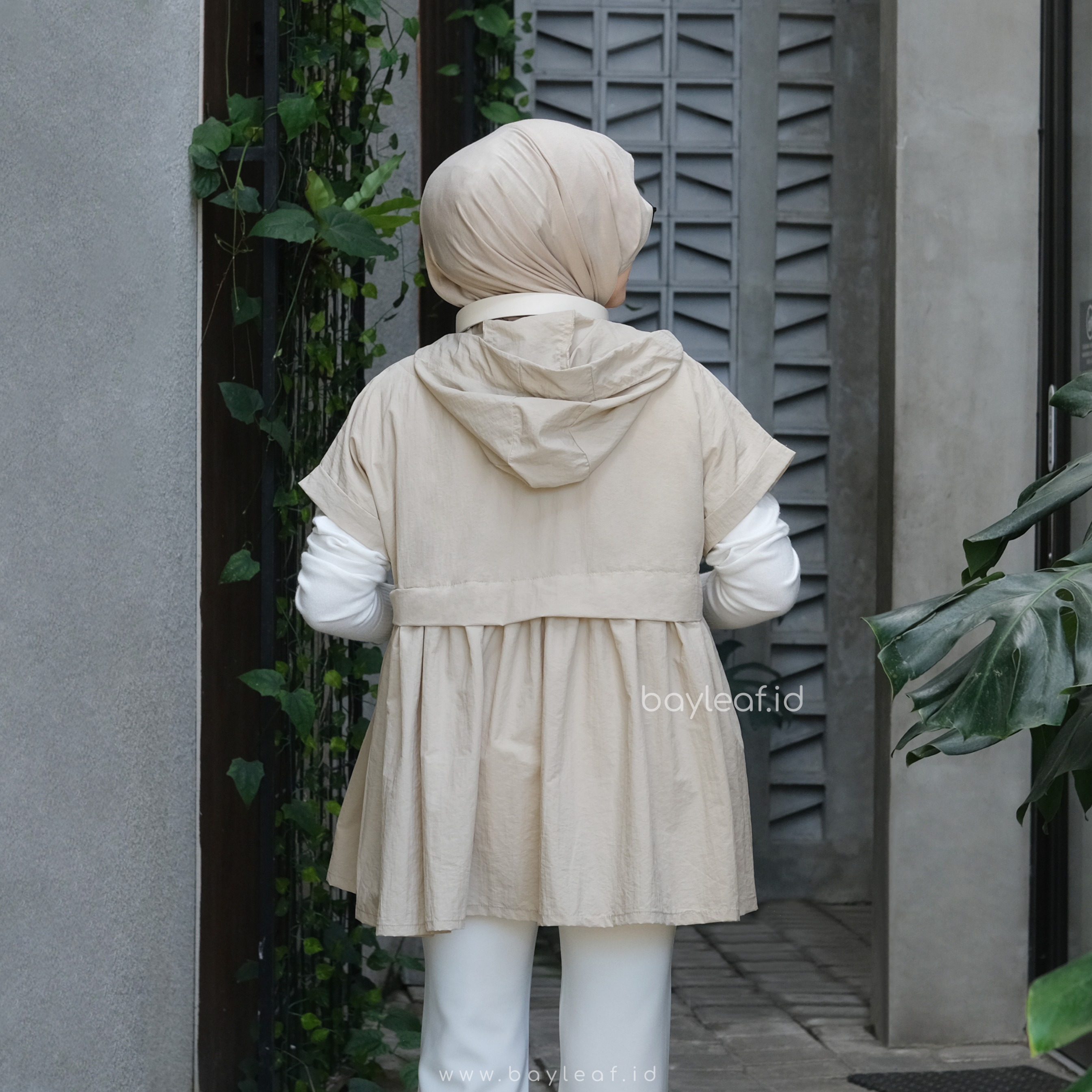 Owen Vest Jacket Parasut Sport Olahraga Wanita