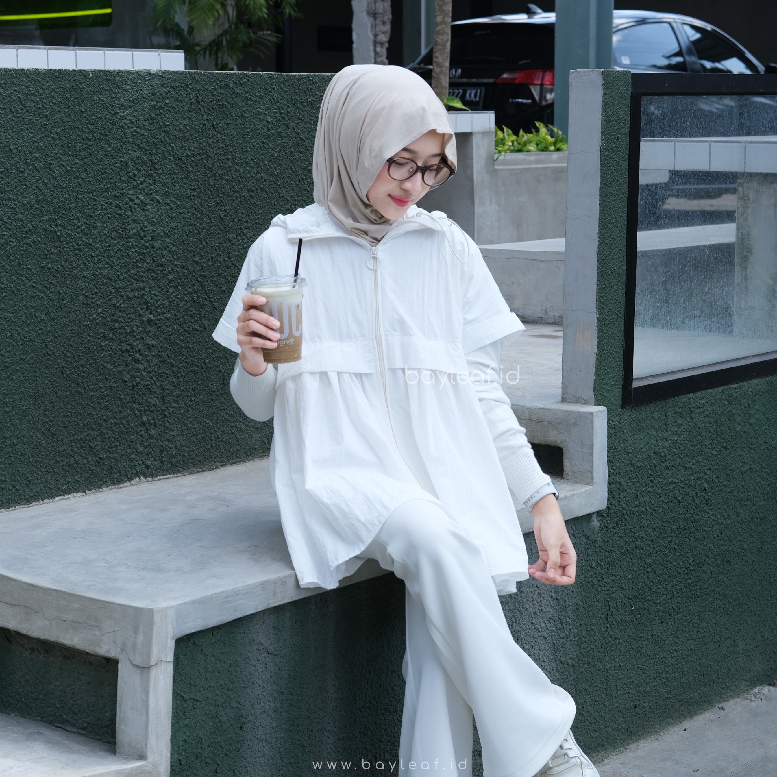 Owen Vest Jacket Parasut Sport Olahraga Wanita