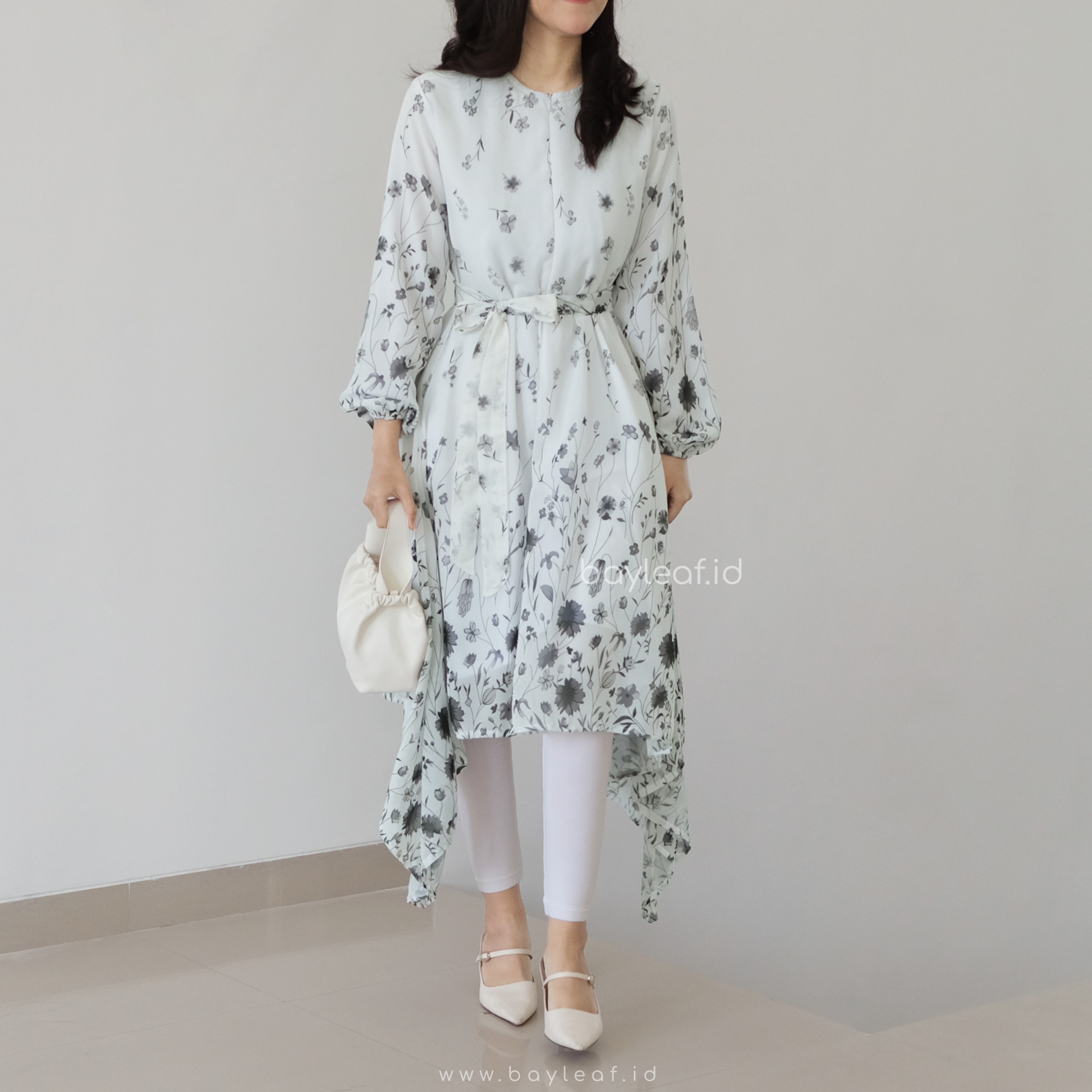 Roseli Atasan Tunik Motif Bunga