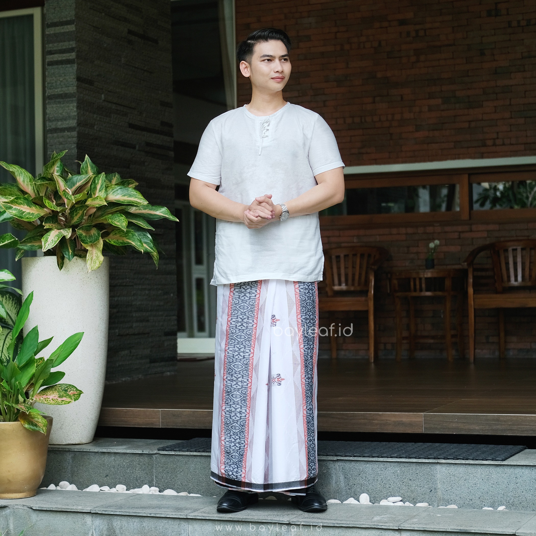 Bayleaf.id X Milzam Sarung Tenun Gapuro Series
