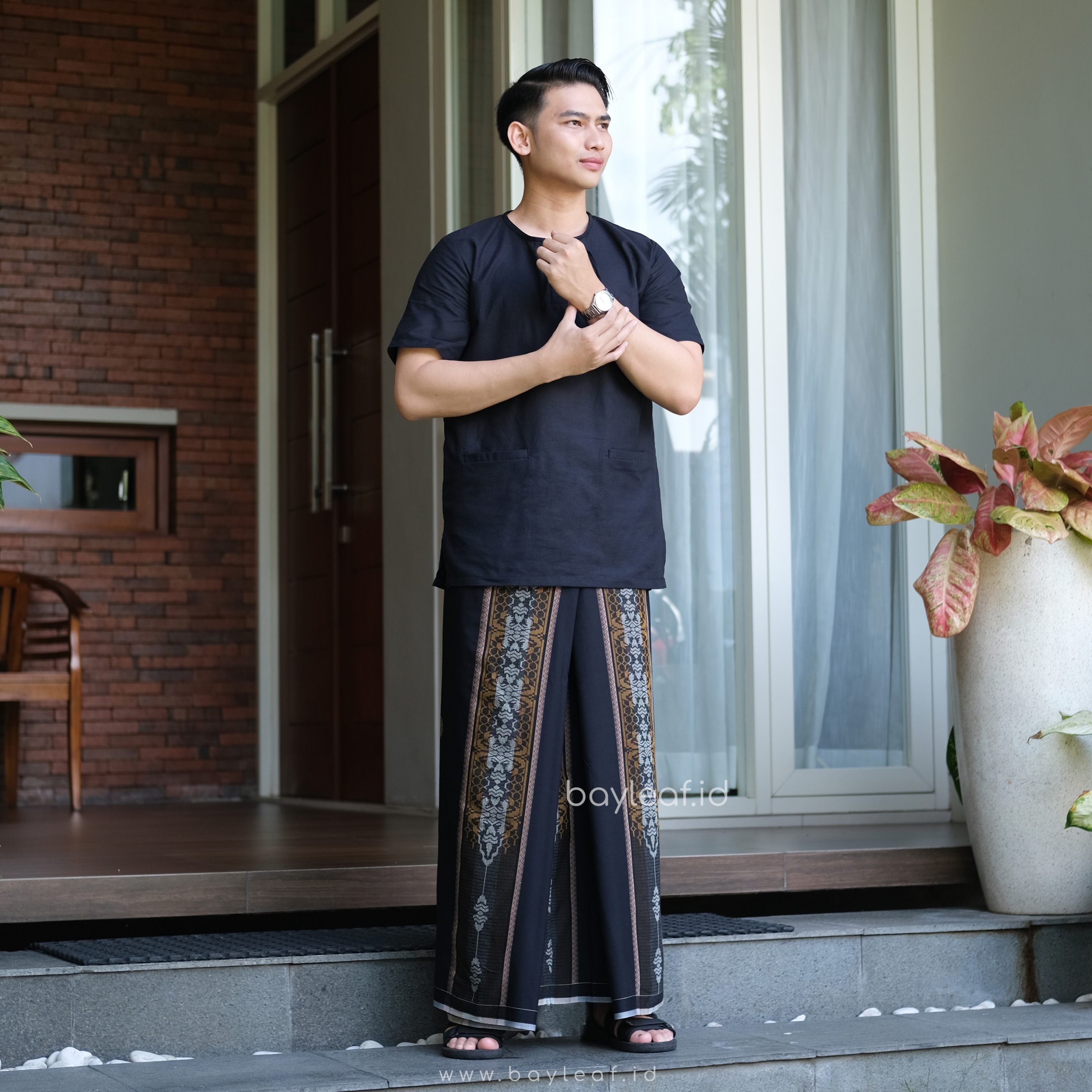 Bayleaf.id X Milzam Sarung Tenun Gapuro Series