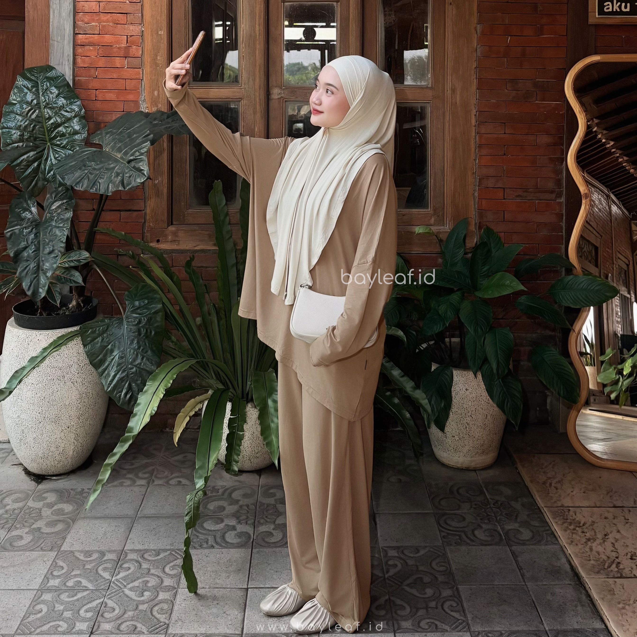 Aury One Set Setelan Baju Casual