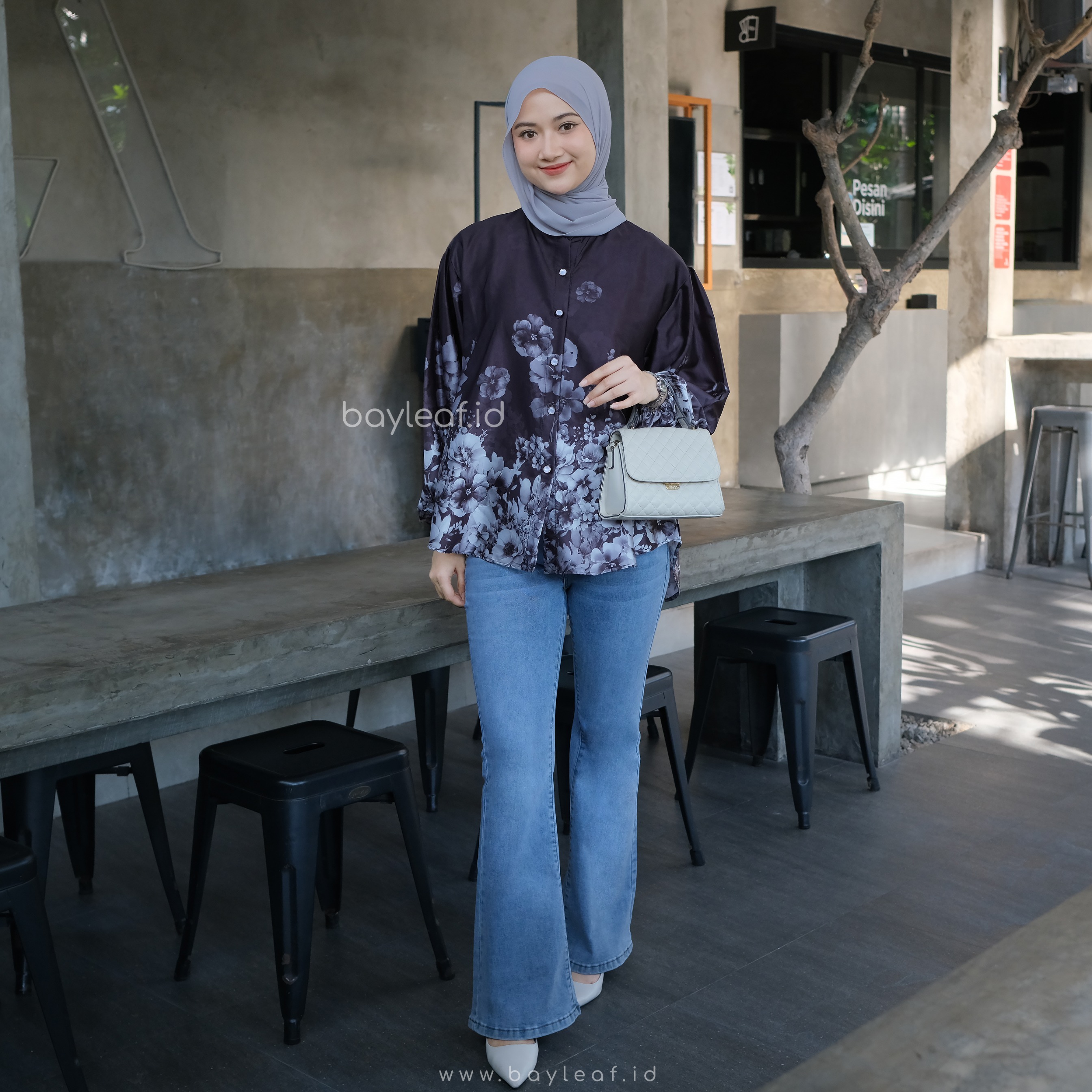 Aura Kemeja Motif Bunga