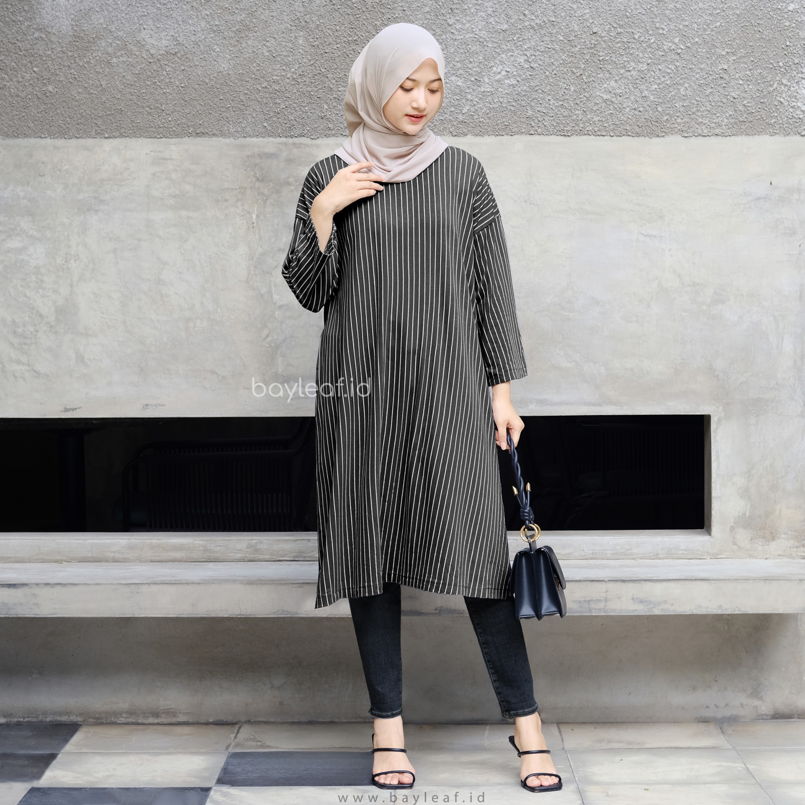 Amanda Tunik Stripe Desain Modis Tampil Elegan