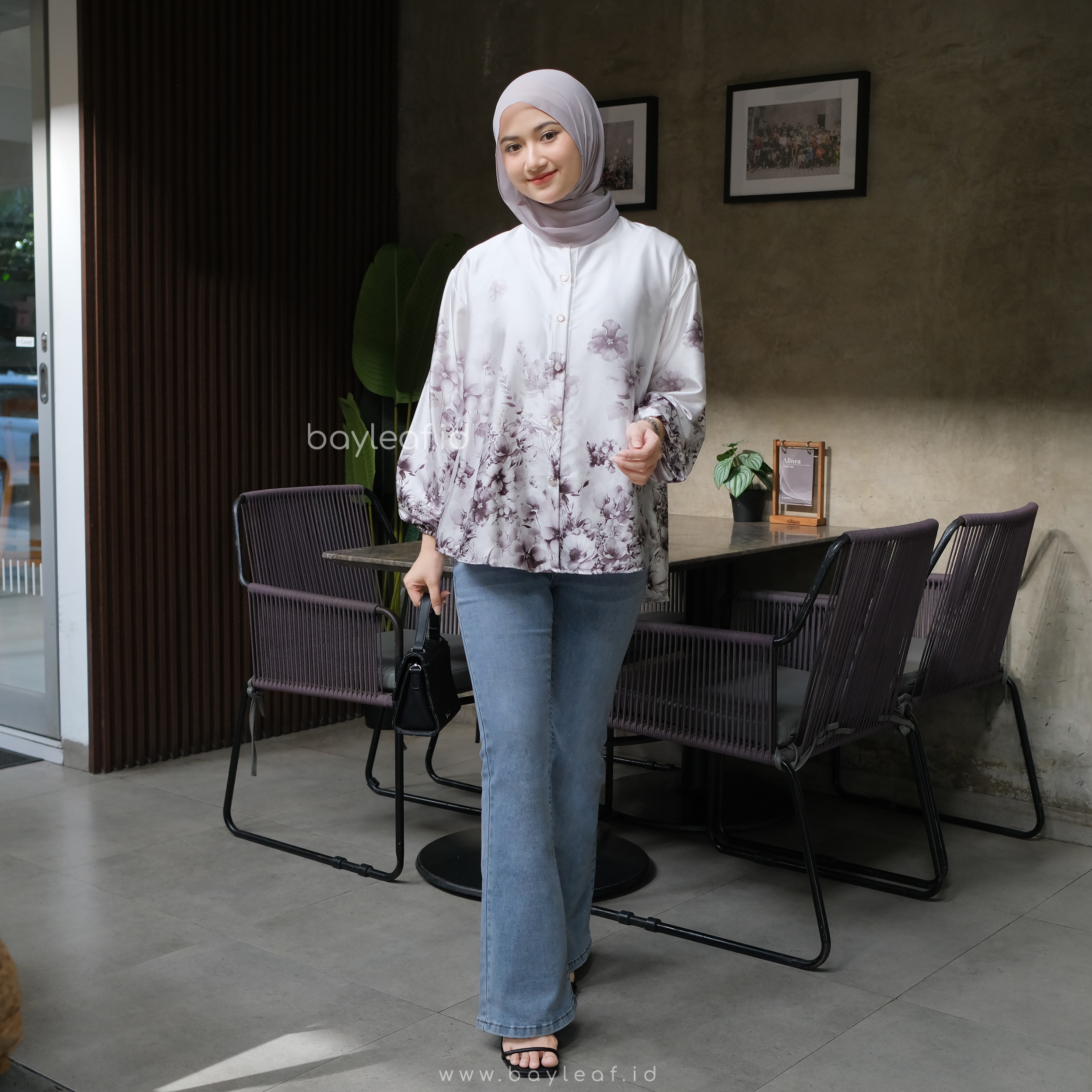 Aura Kemeja Motif Bunga