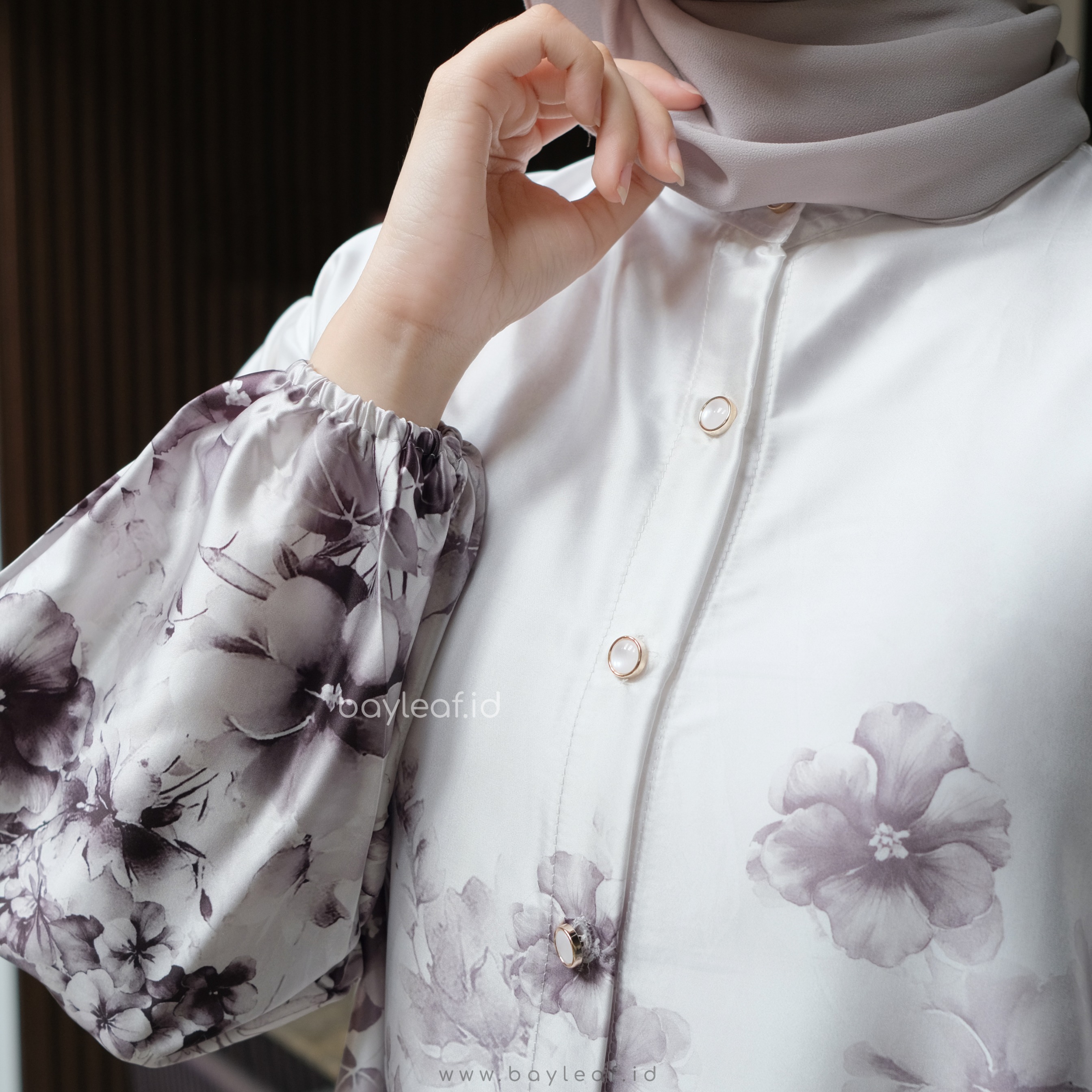 Aura Kemeja Motif Bunga