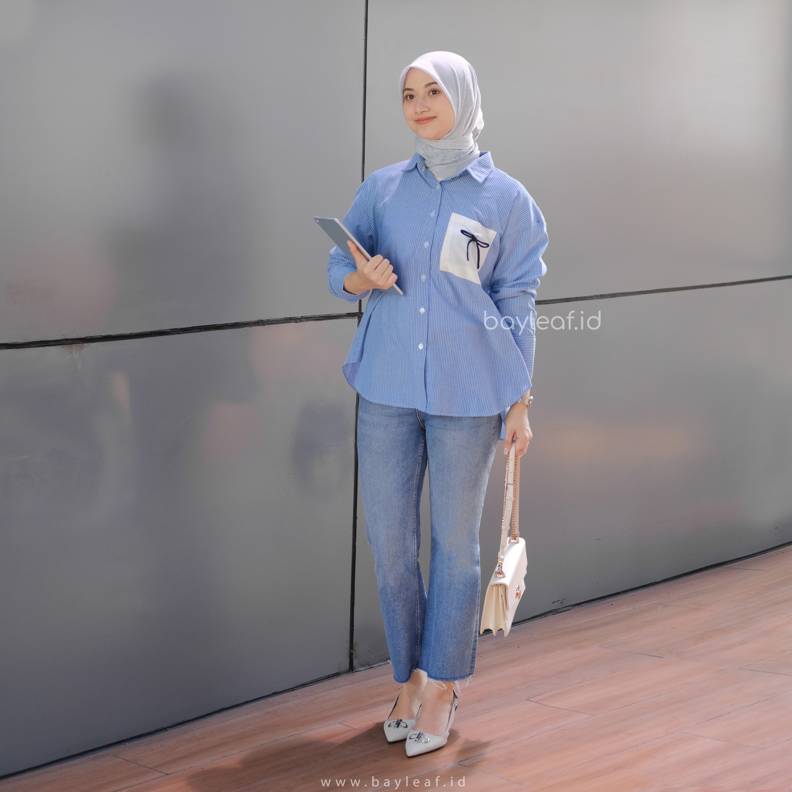 Becca Striped Shirt | Kemeja Casual dengan Pita Lucu