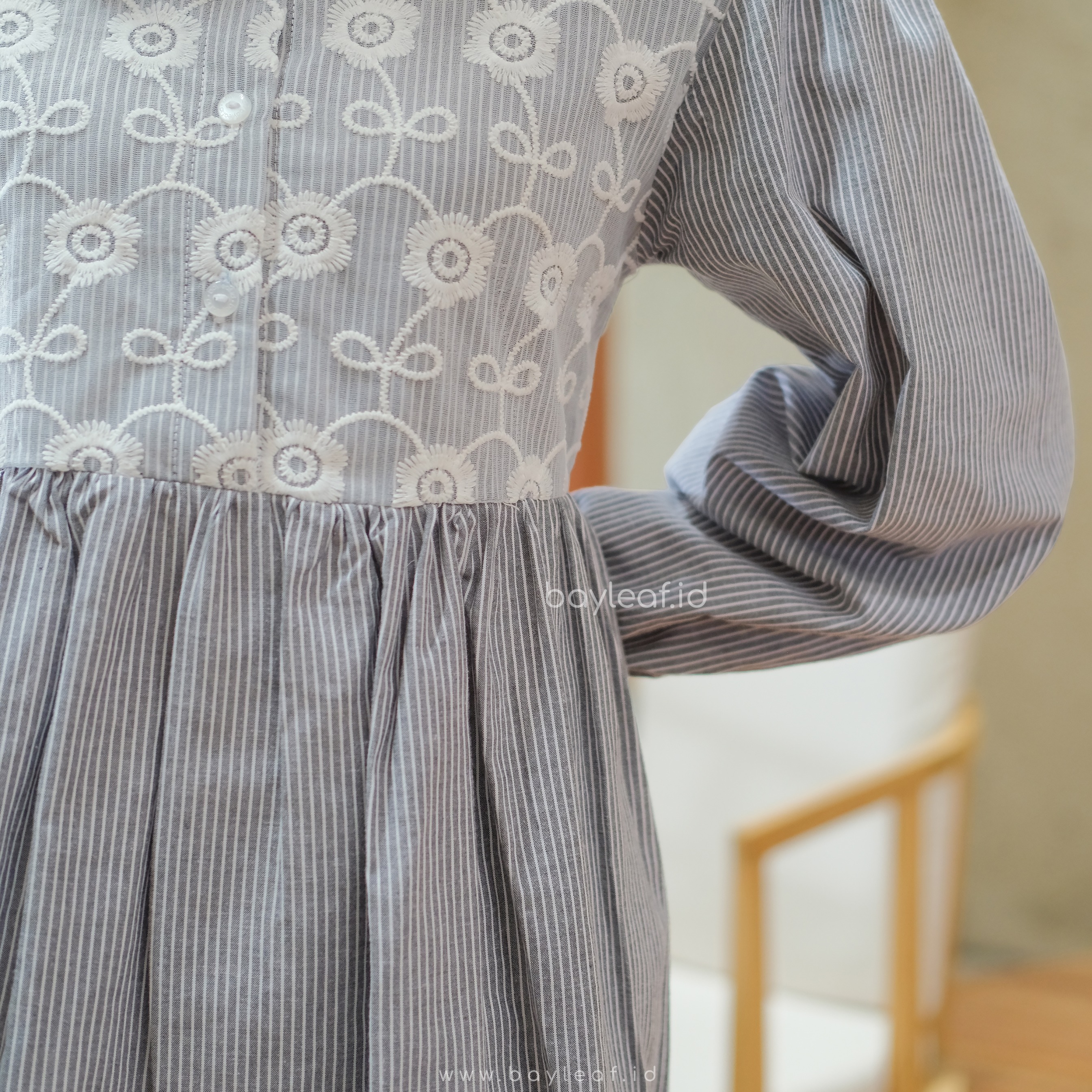 Enzy Striped Blouse Mix Brokat