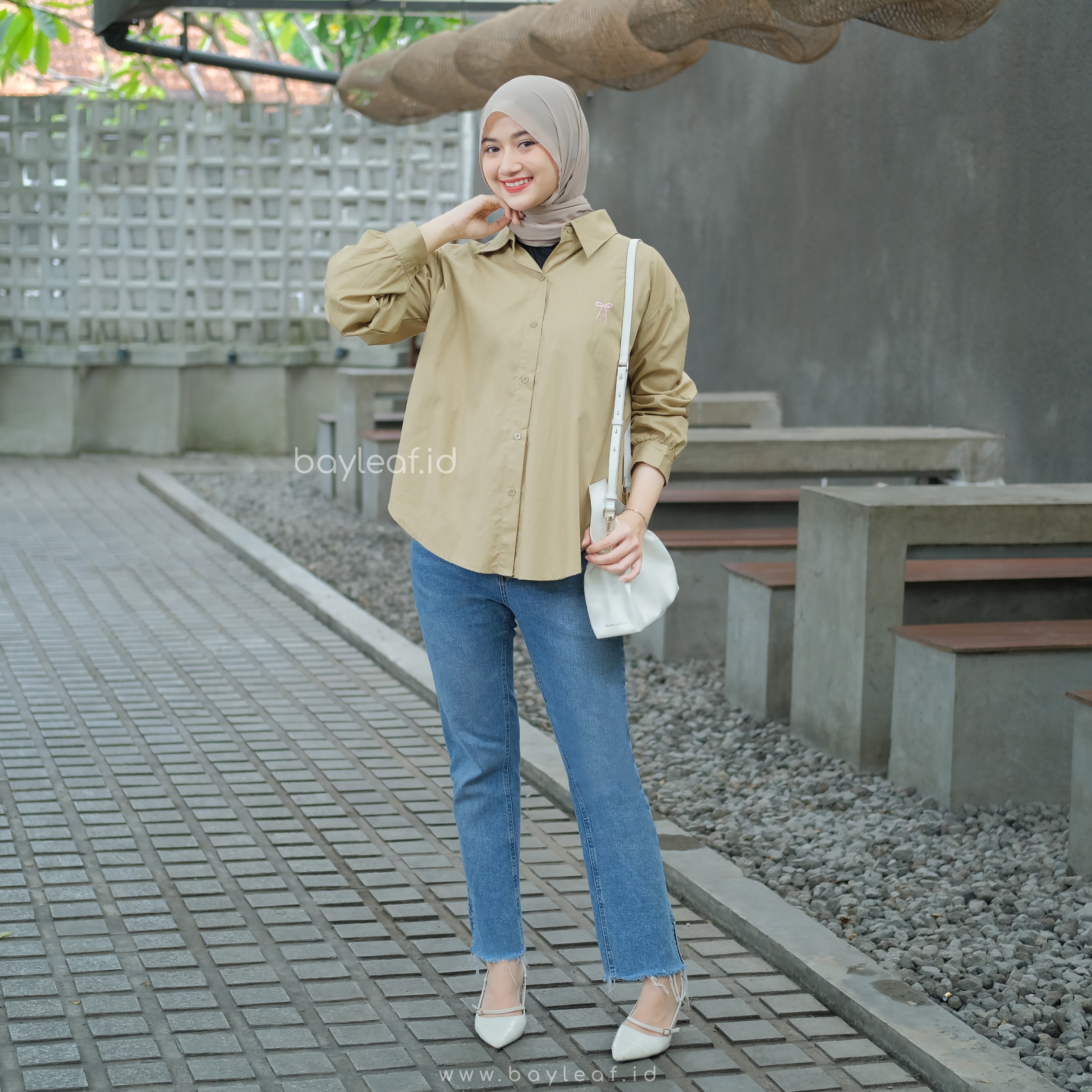 Gempita Basic Shirt | Atasan Kemeja Casual Wanita dengan Pita