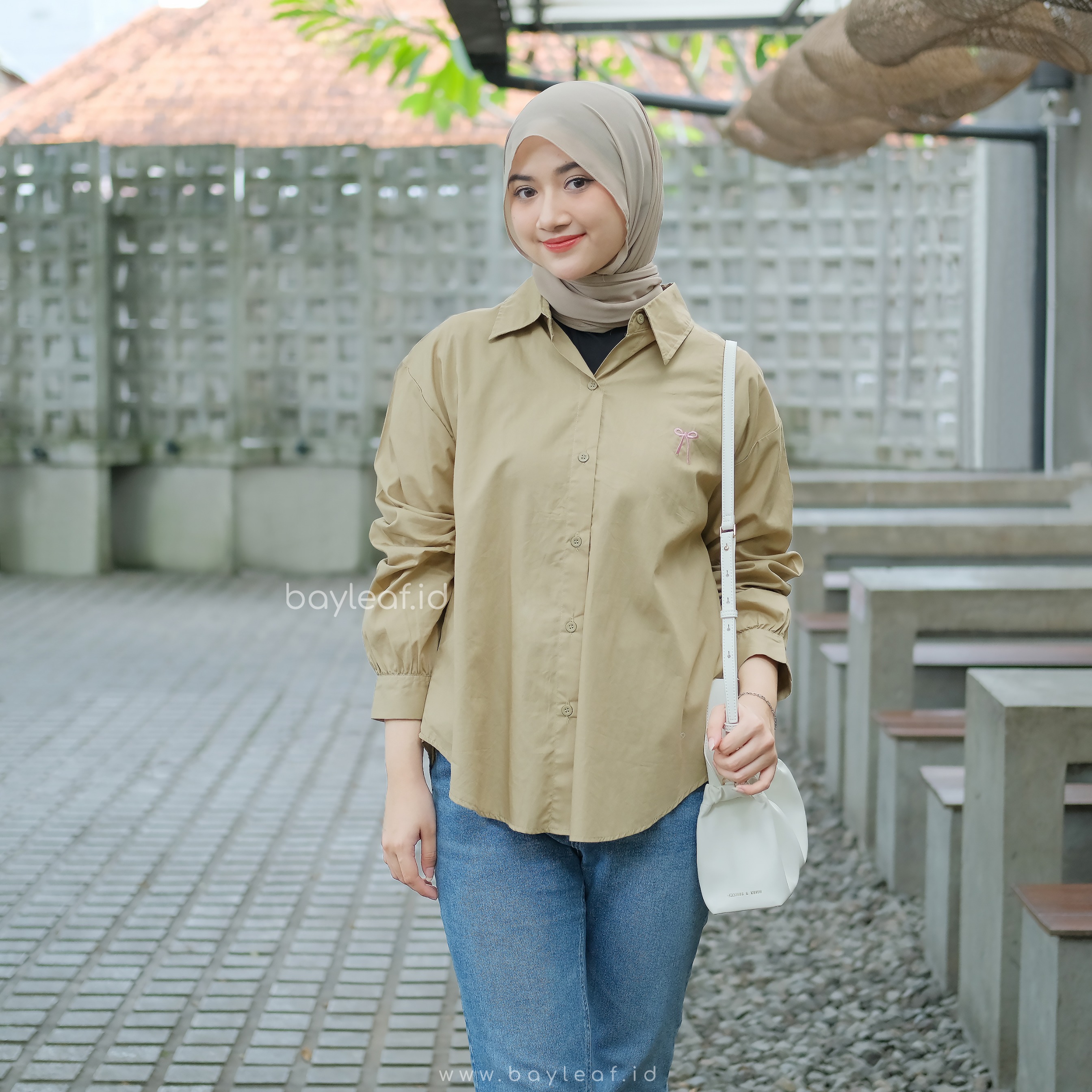 Gempita Basic Shirt | Atasan Kemeja Casual Wanita dengan Pita