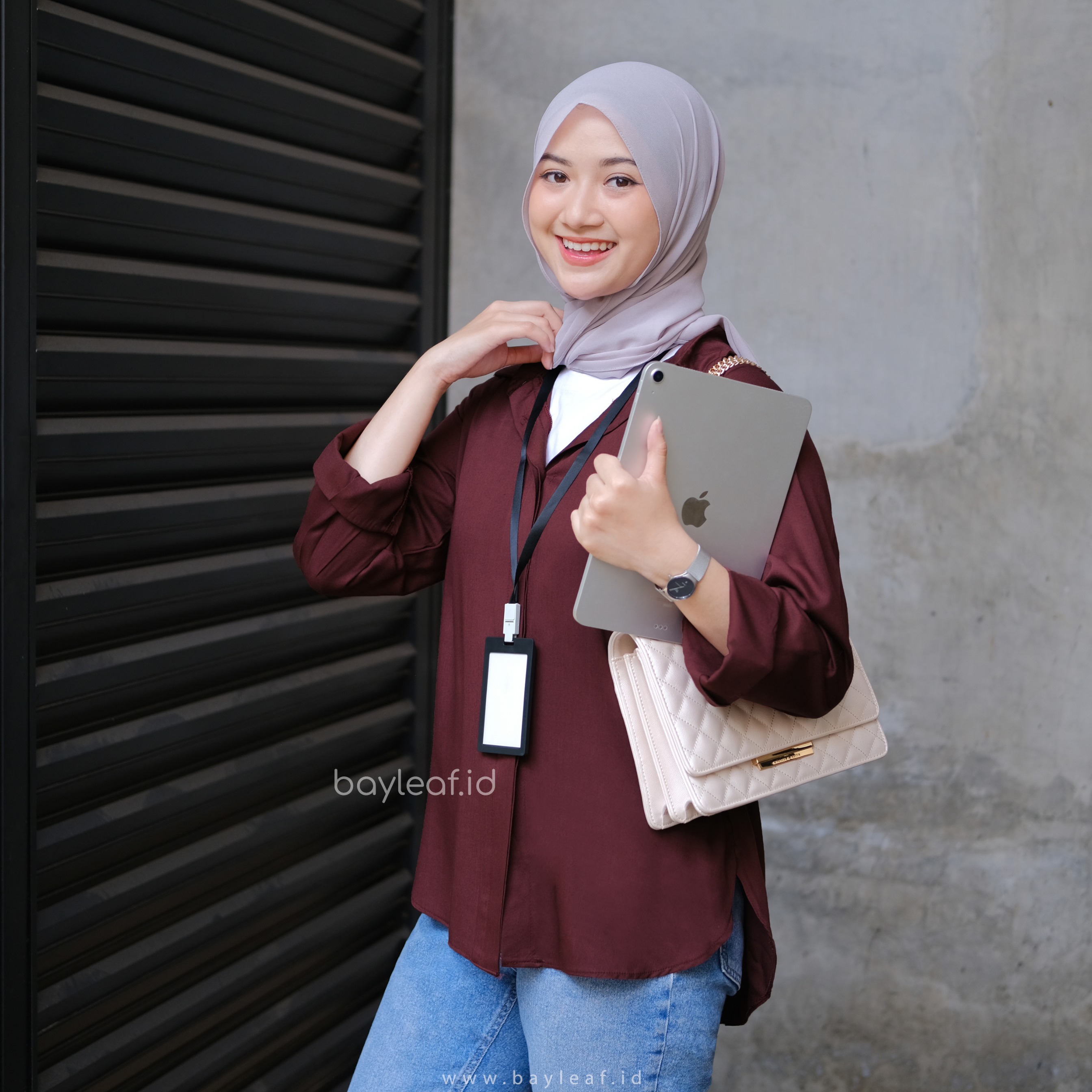 Kanaya Kemeja Basic Wanita