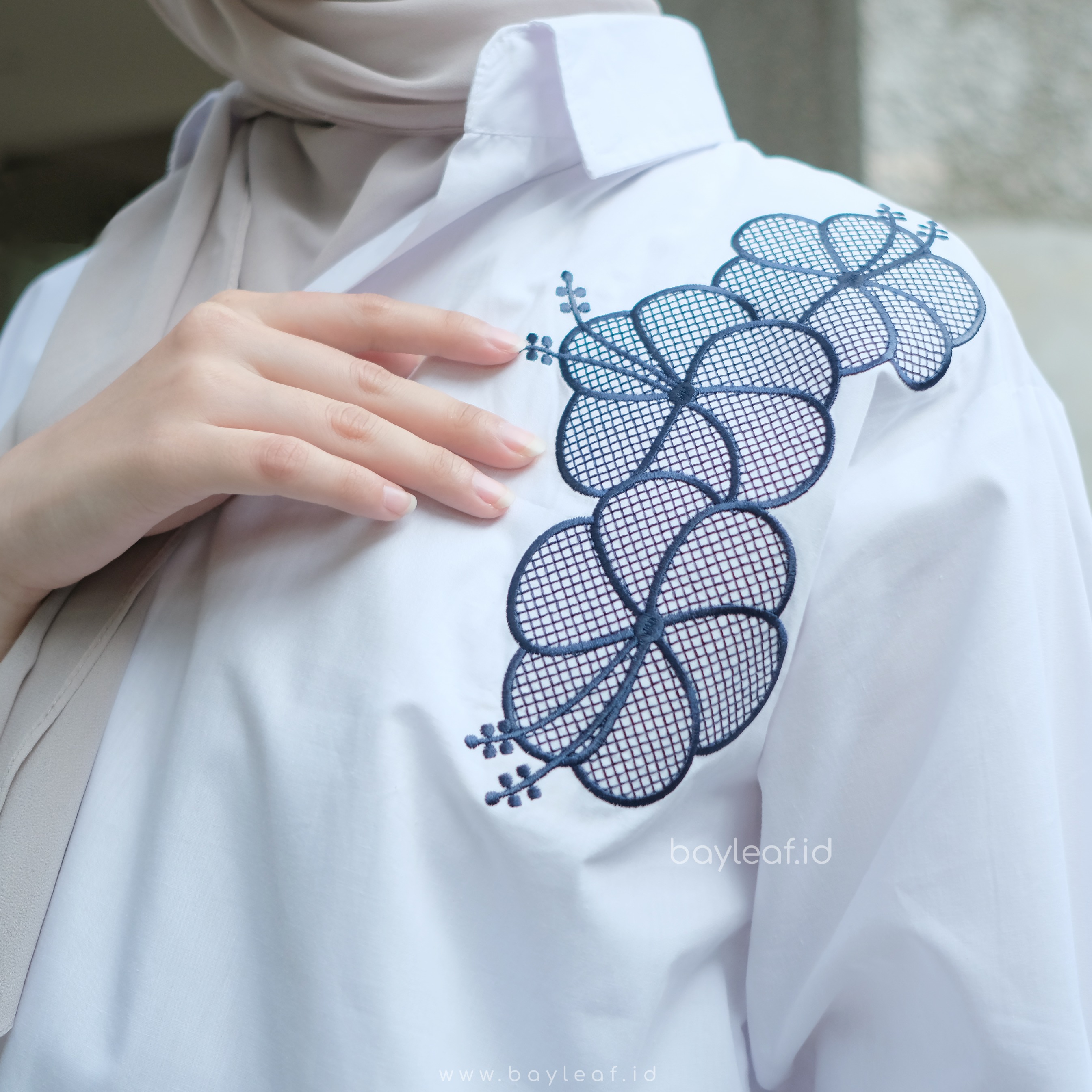 Levina Shirt Motif Bunga
