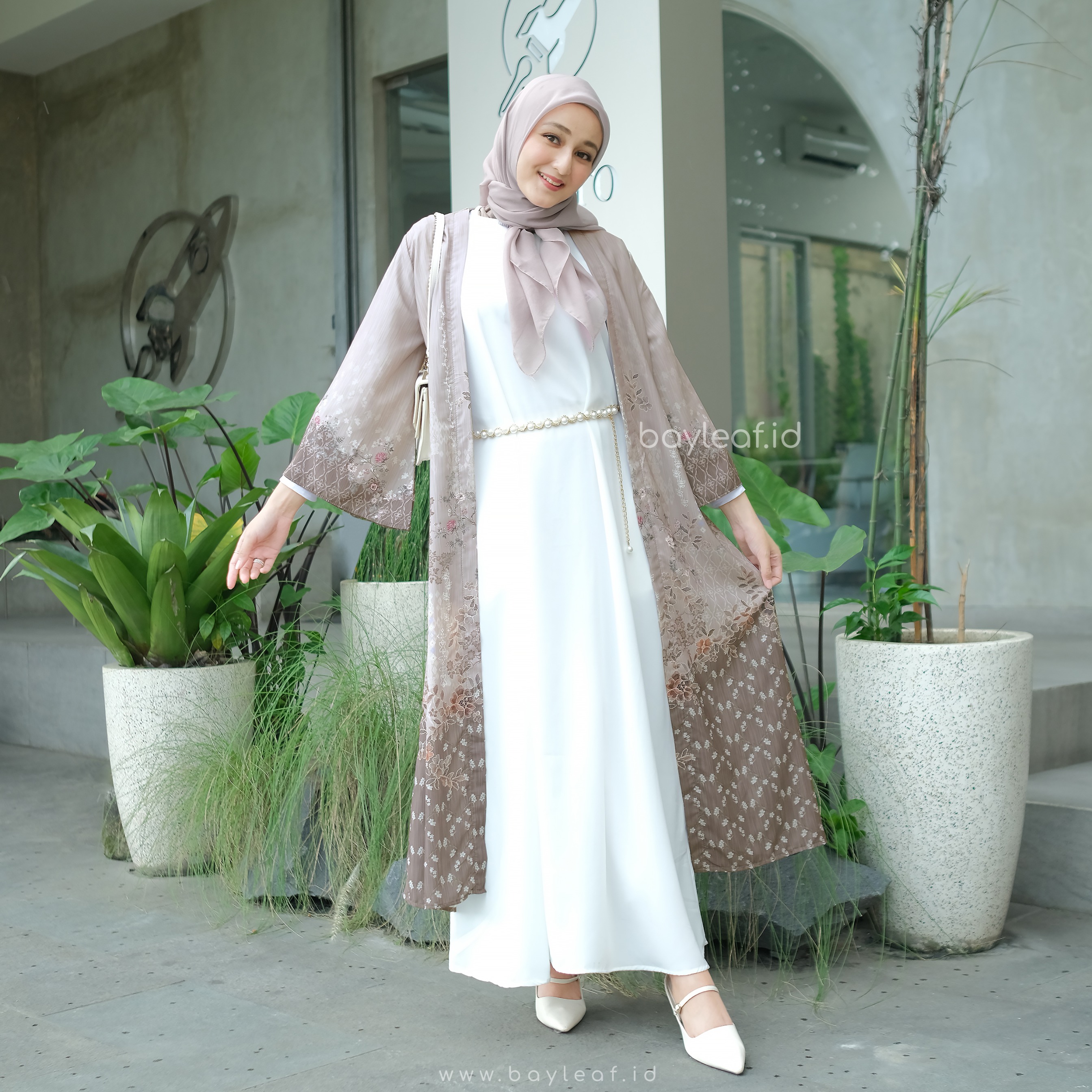 Miranda Emily Long Outer Motif Bunga