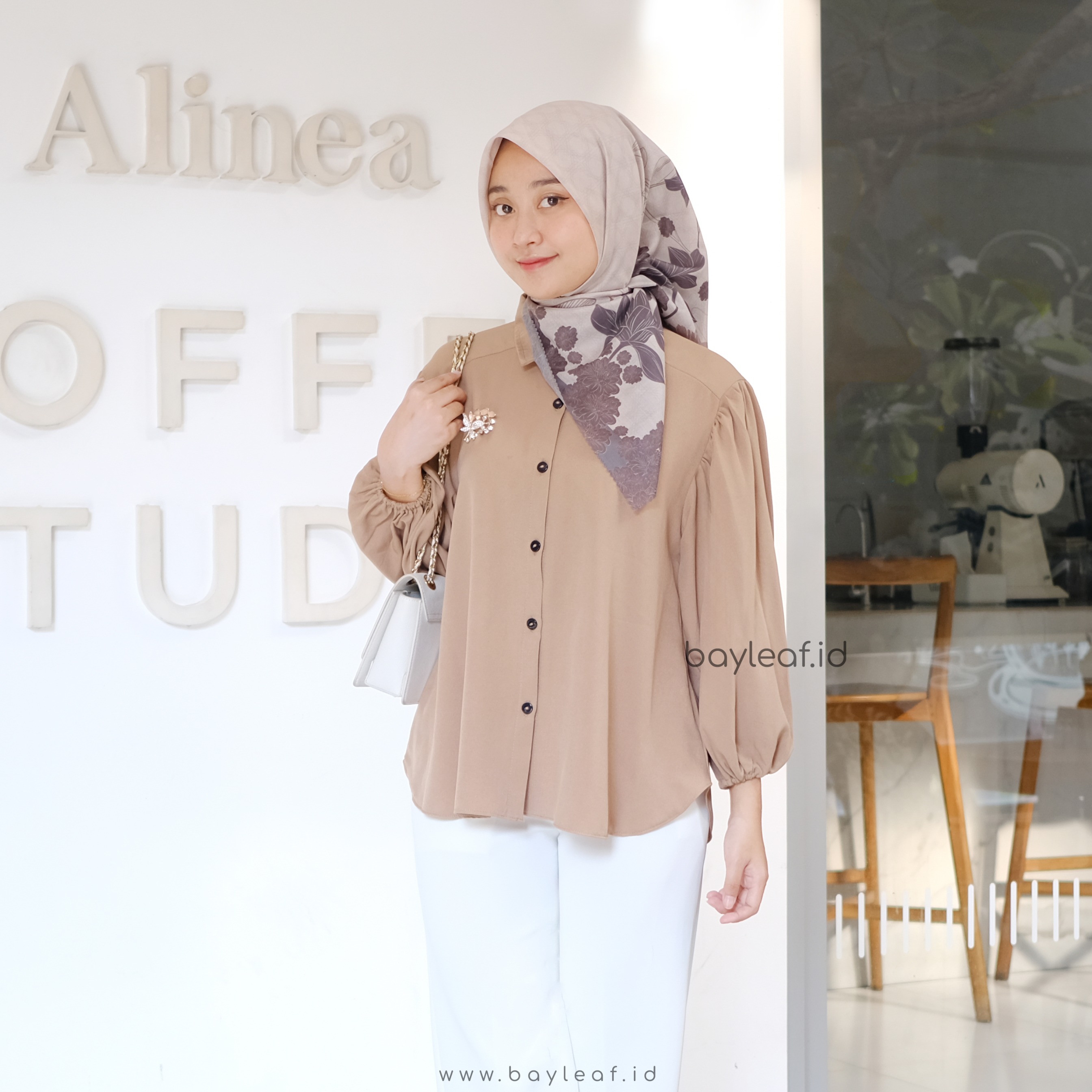 Shakila Basic Shirt Lengan 7/8 