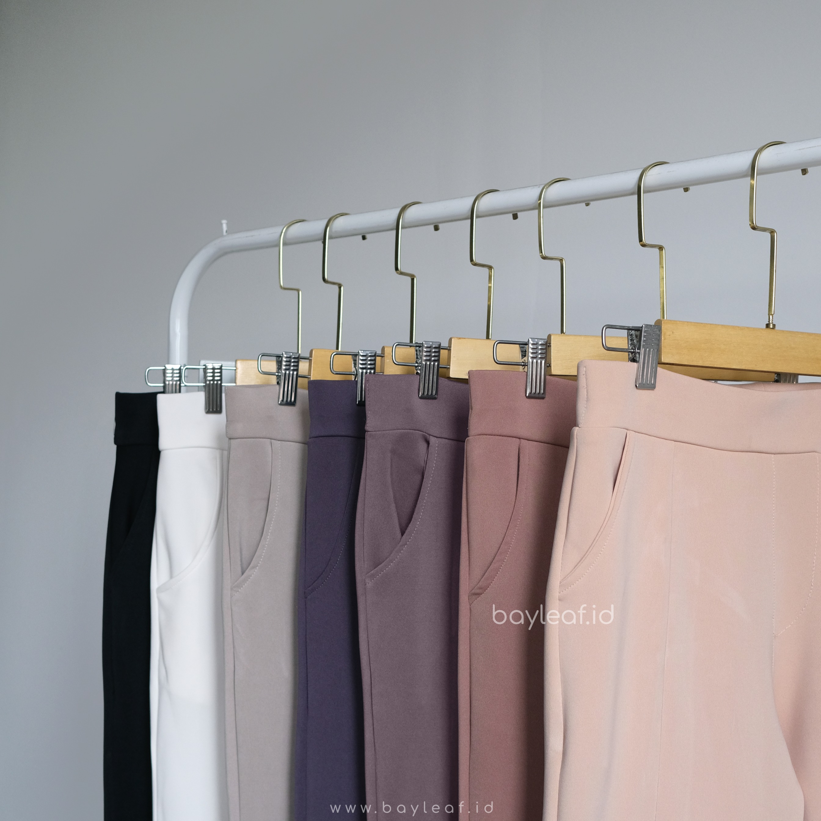 Joya Scuba Pants | Celana Highwaist Cutbray Belah Depan