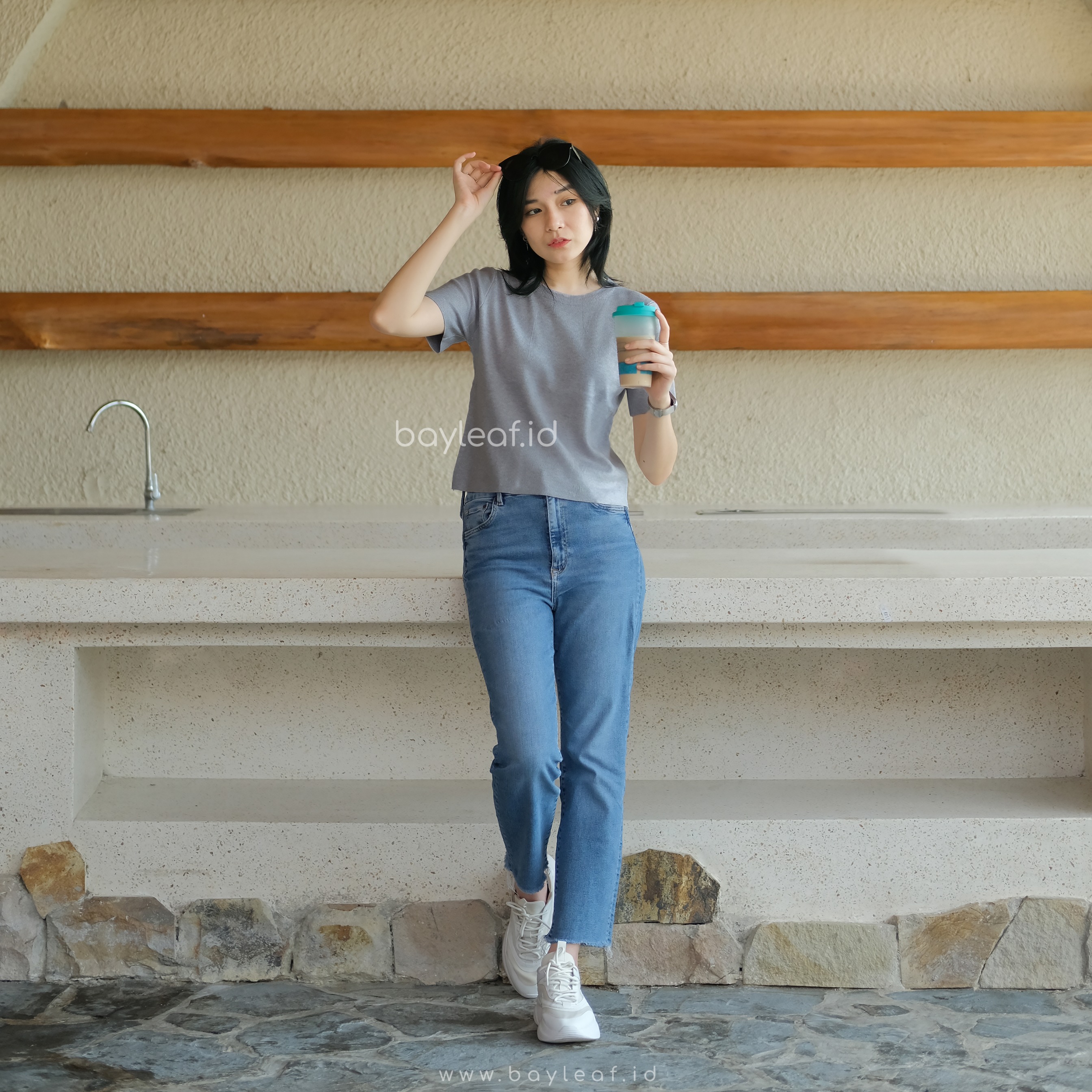 Zenna Basic Knit Short Sleeve Top