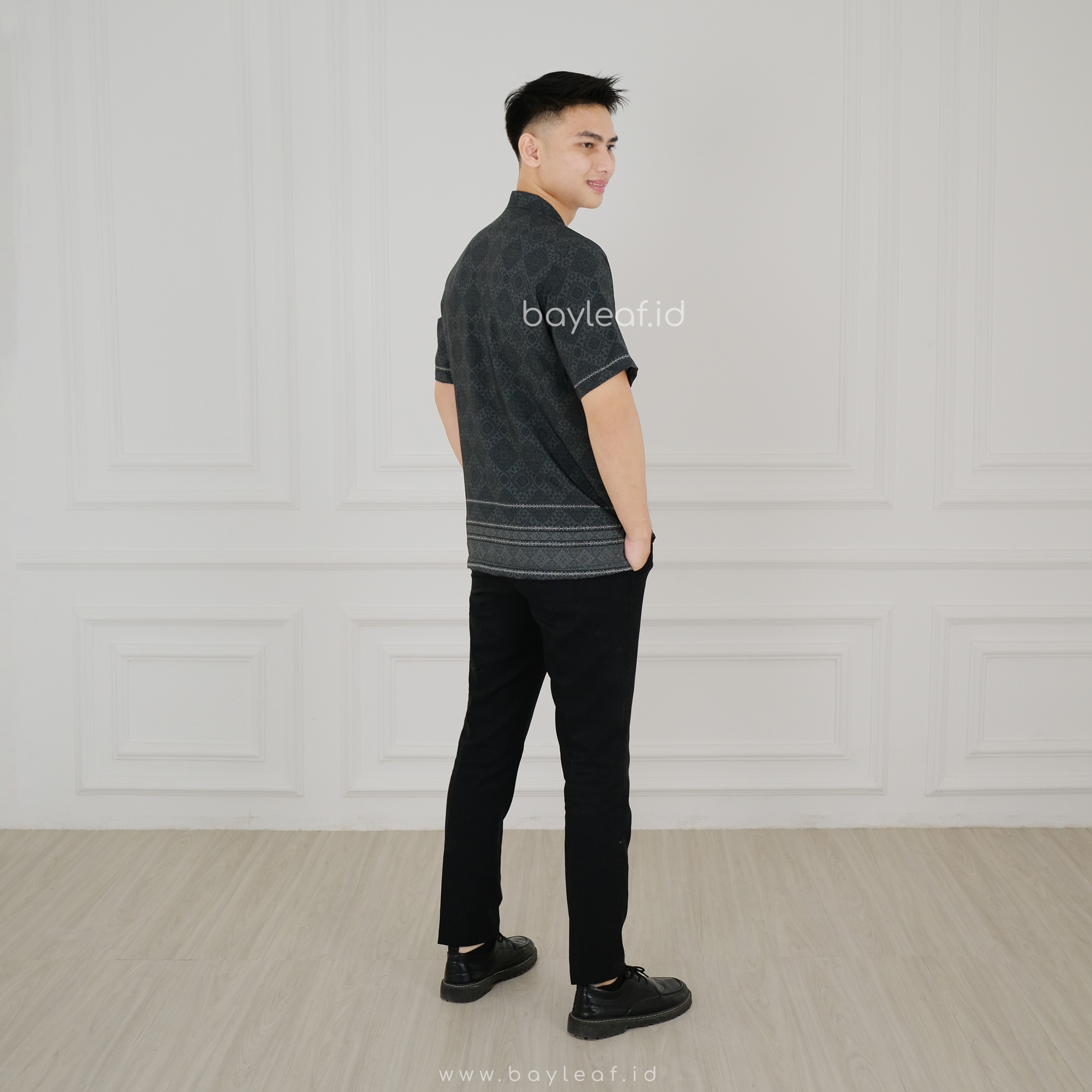 Zefaya Alan Atasan Kemeja Pria Lengan Pendek