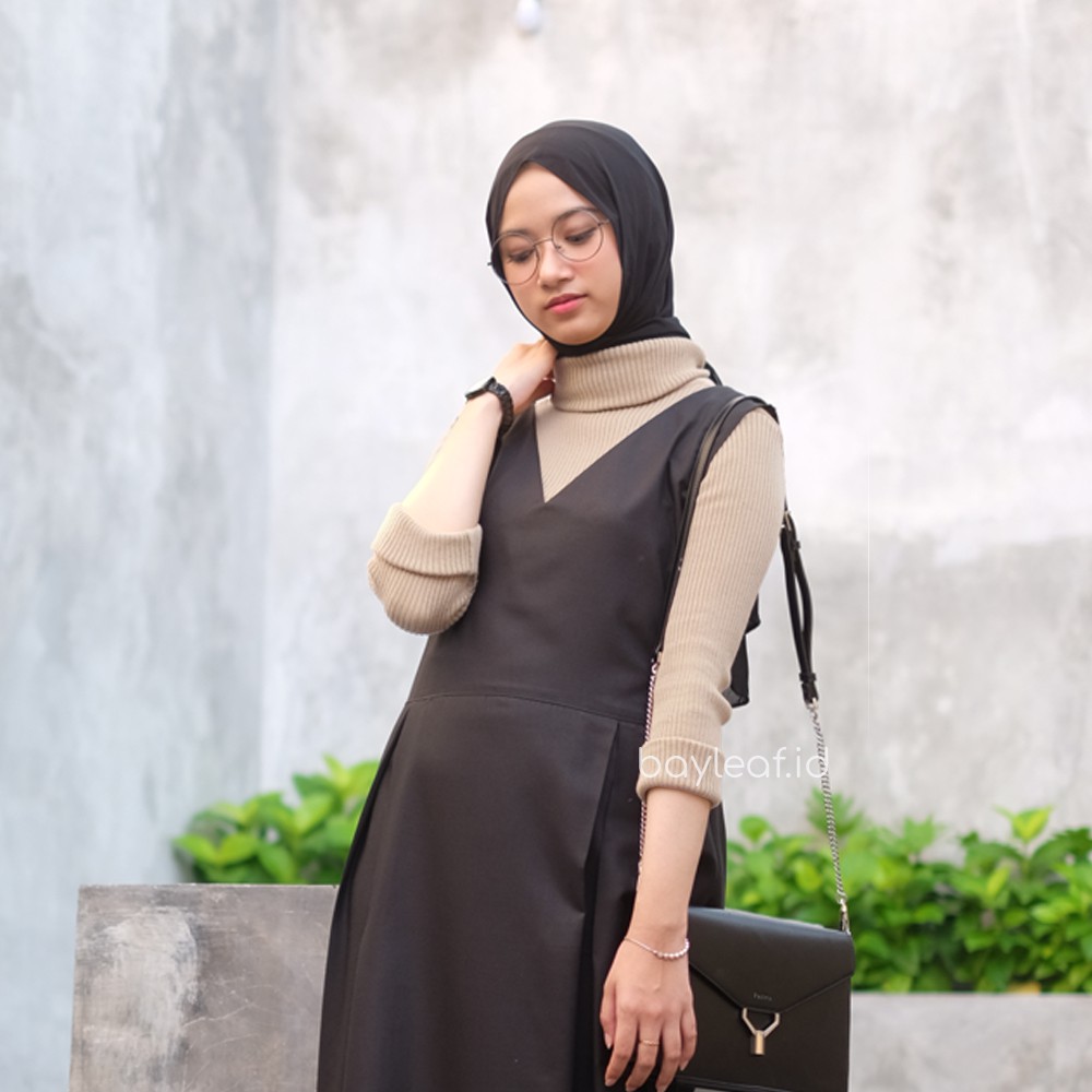 Denada Inner Rajut Turtleneck Lengan Panjang