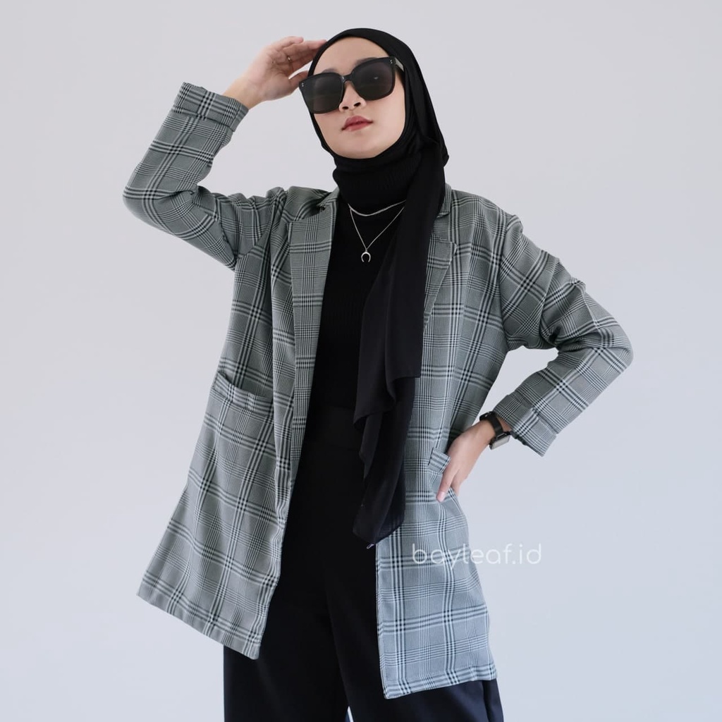 Sora Plaid Blazer Lengan Panjang