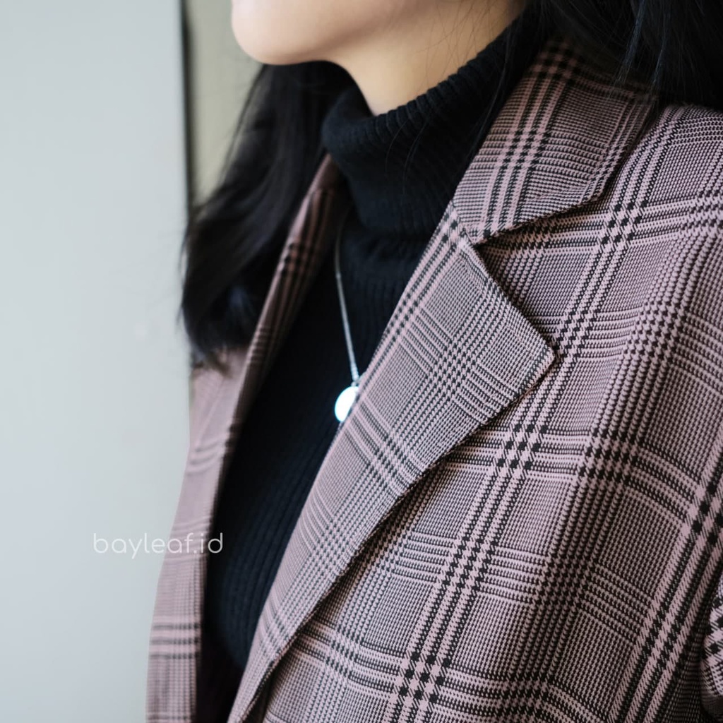 Sora Plaid Blazer Lengan Panjang