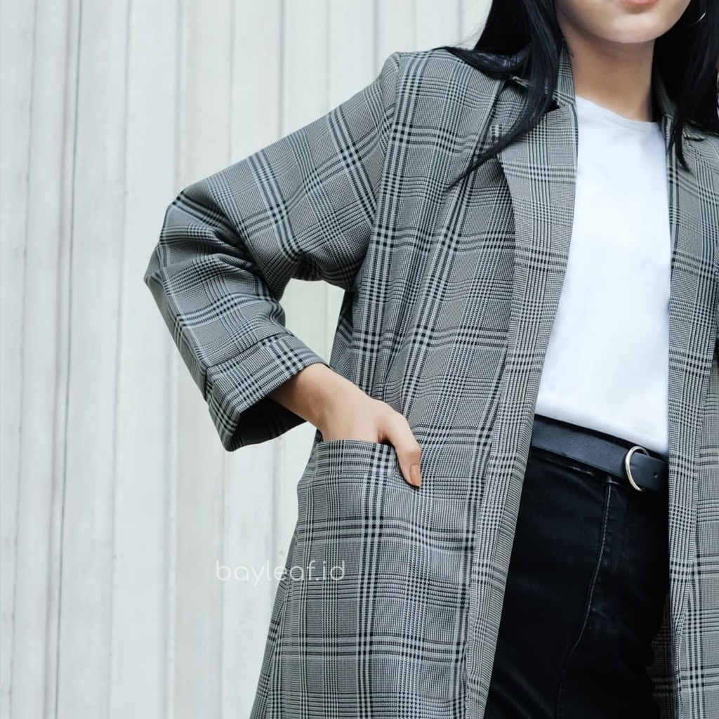 Sora Plaid Blazer Lengan Panjang