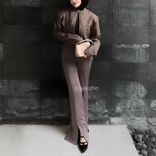 Image of Joya Scuba Pants | Celana Highwaist Cutbray Belah Depan