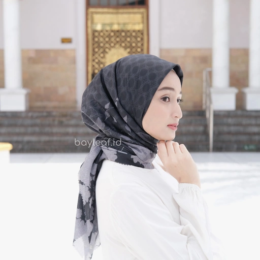 Image of Rosalyn Hijab Scarf