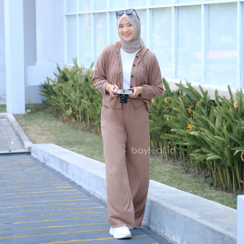 Dona Crop Outer Wanita All Size