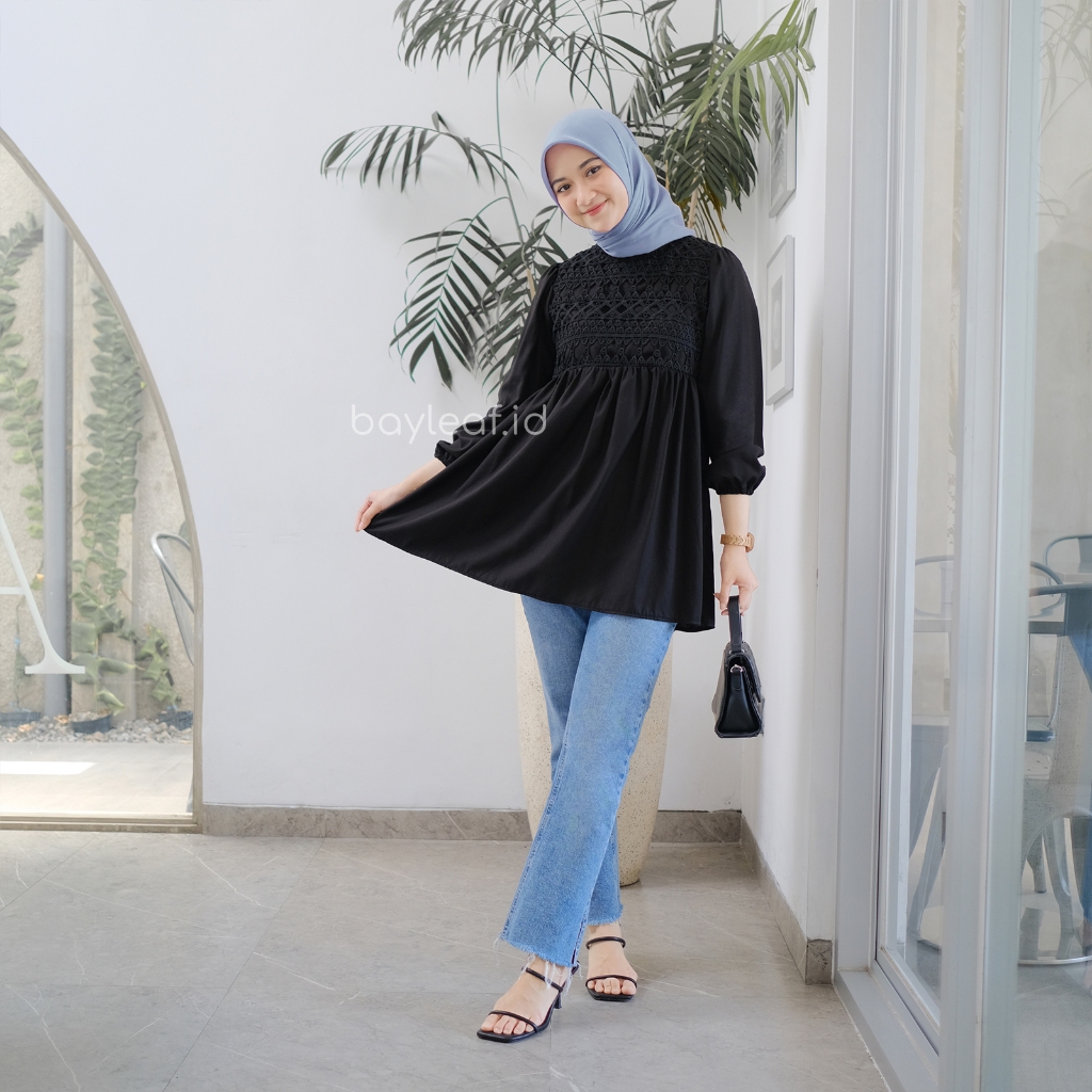 Tiara Blouse Brokat