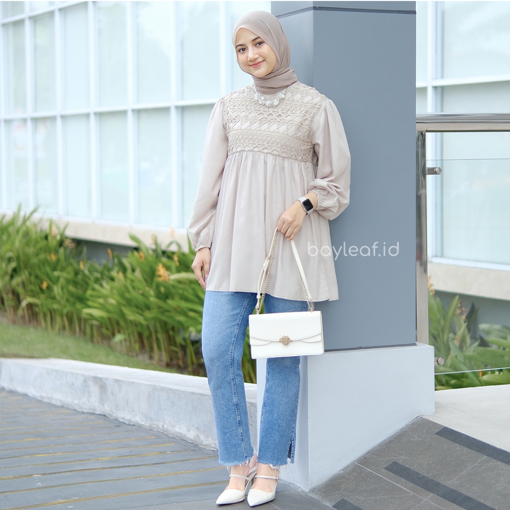 Tiara Blouse Brokat