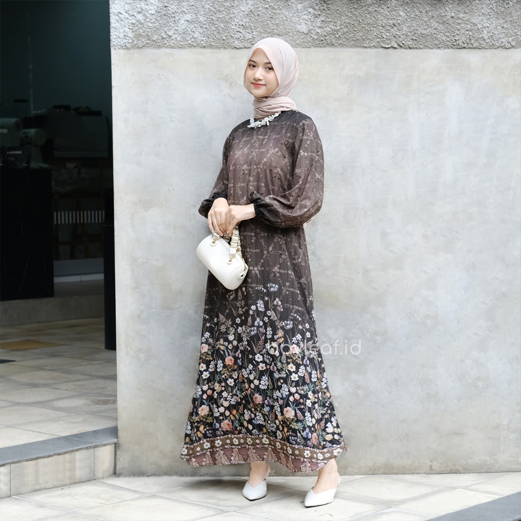 Aster Mahalini Maxi Dress Black Gamis Motif Bunga