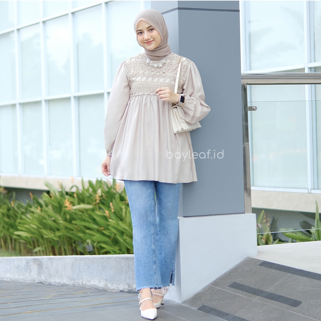 Tiara Blouse Brokat