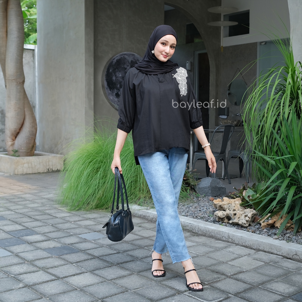 Levina Shirt Motif Bunga