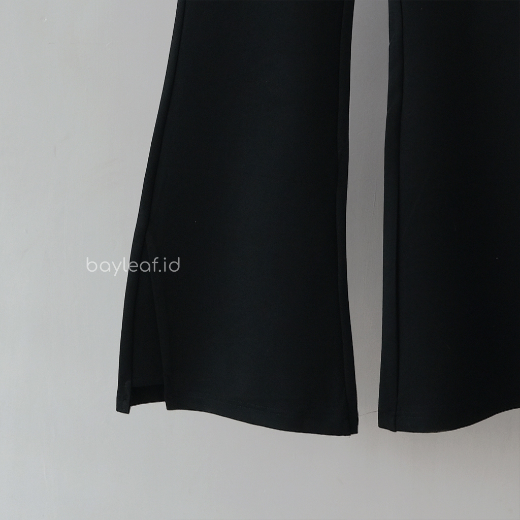 Bayleaf.id Palma Flaired Pants / Celana Highwaist Cutbray Wanita