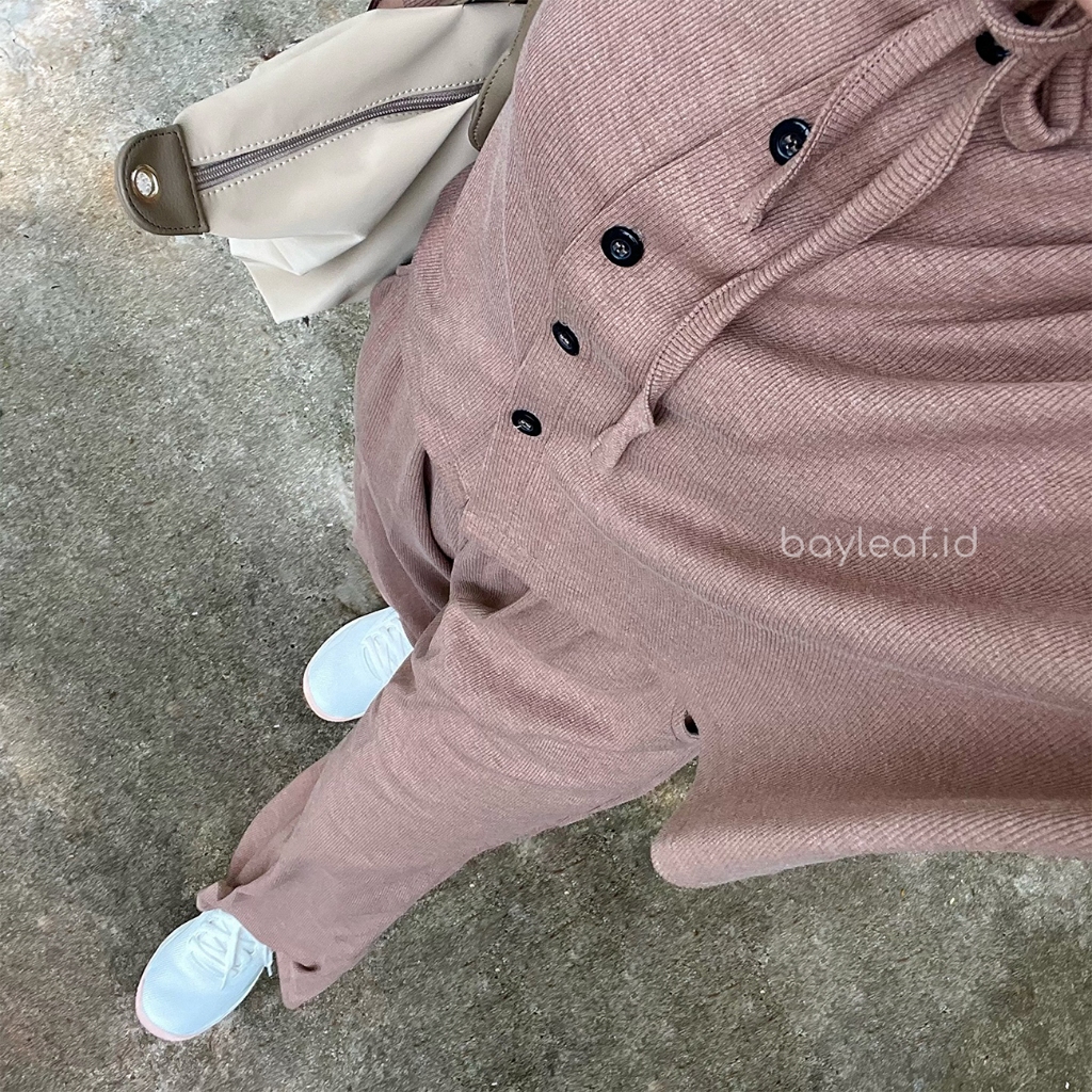 Dona Crop Outer Wanita All Size