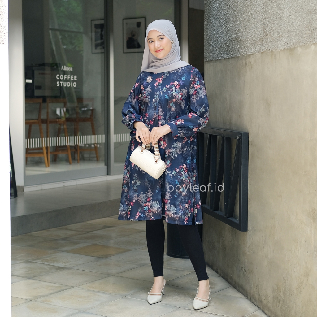 Mahira Tunik Motif Bunga Wanita